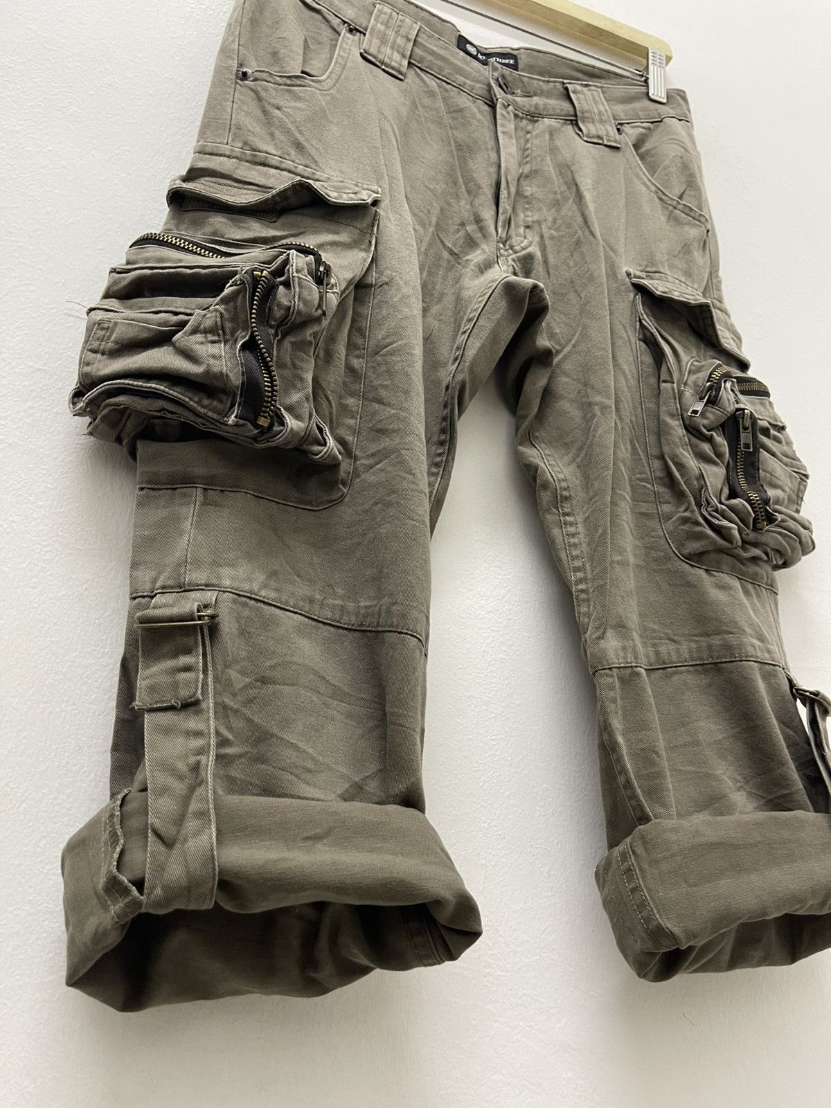 Japanese Brand Rare Vintage ROOT THREE 3D Pocket Flare Cargo Pant Size US 29 - 6 Thumbnail