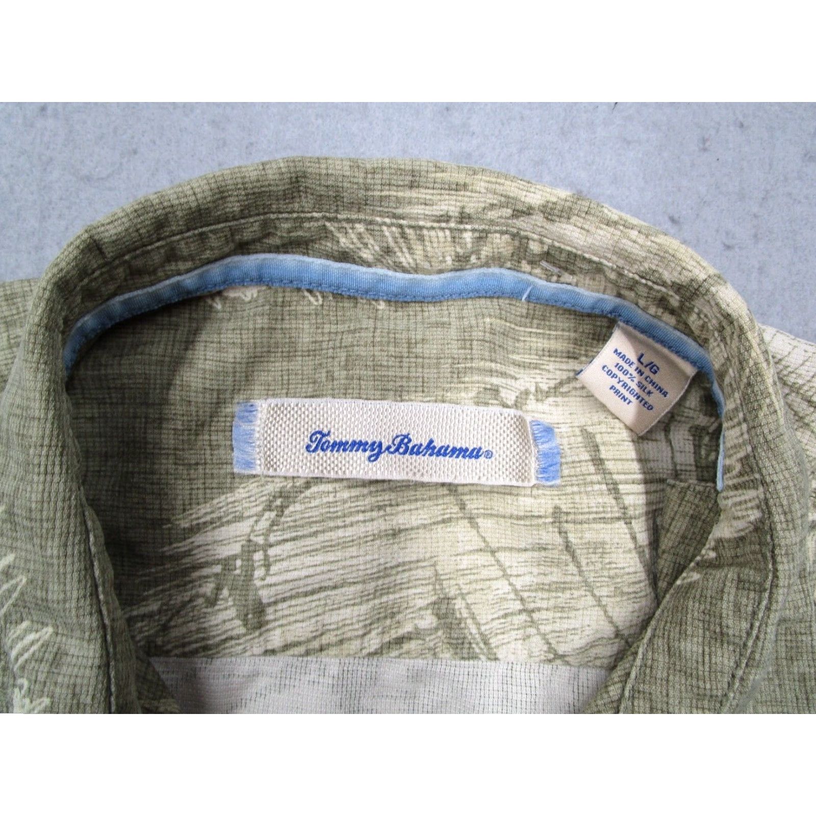 Tommy Bahama Vintage Tommy Bahama Men's Shirt Large Green Floral Short Sleeve Silk Hawaiian Casual Size US L / EU 52-54 / 3 - 3 Thumbnail