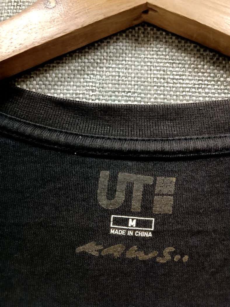 Kaws × Uniqlo t shirt kaws x uniqlo very rare Size US M / EU 48-50 / 2 - 4 Thumbnail