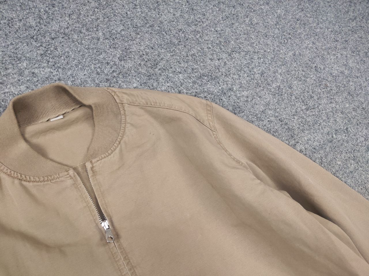 Japanese Brand Vintage Uniqlo Japan Minimalism Canvas Zip Bomber Jacket Size US L / EU 52-54 / 3 - 7 Thumbnail