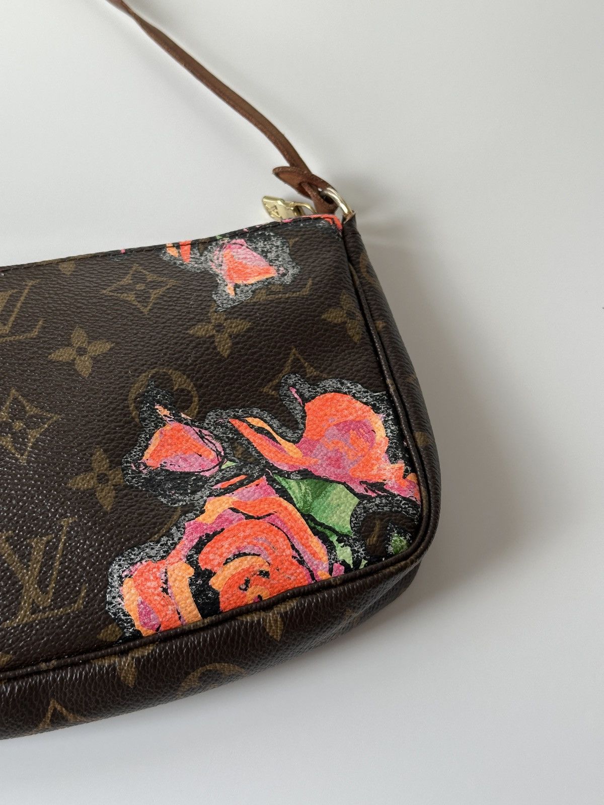 Louis Vuitton LOUIS VUITTON Pochette Bag Accessories Stephen Sprouse Roses Size ONE SIZE - 6 Thumbnail