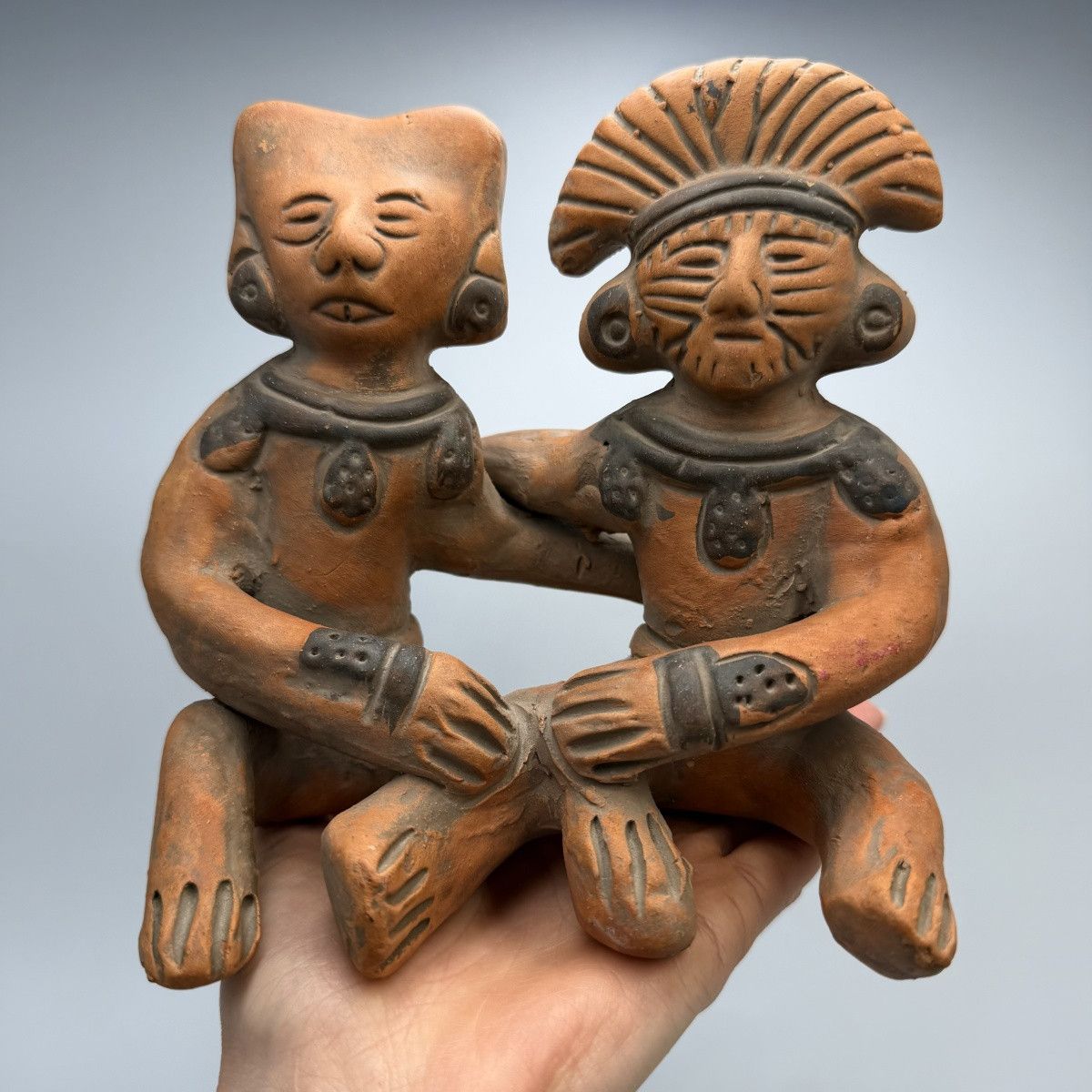Vintage Vintage Mexican Terracotta Embracing Couple Figurine Size ONE SIZE - 1 Thumbnail