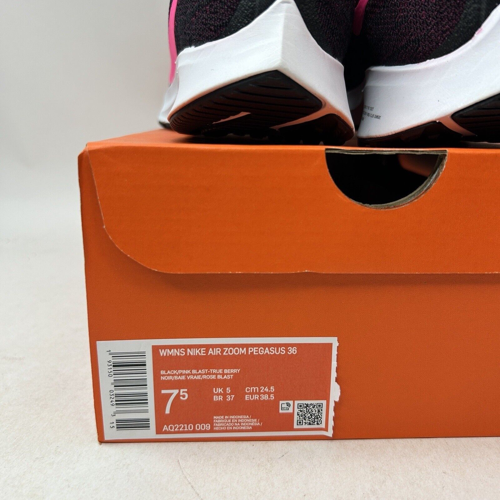 Nike Nike Air Zoom Pegasus 36 WMNS “Pink Blast/True Berry" 2024 Size US 7.5 / IT 37.5 - 5 Thumbnail
