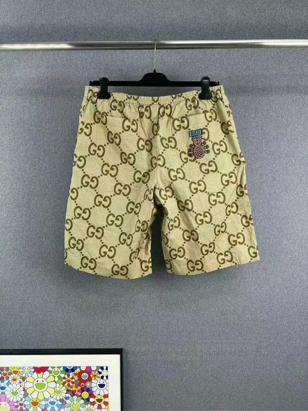 Gucci gucci logo print shorts in excellent condition. Size US 42 / EU 58 - 2 Thumbnail