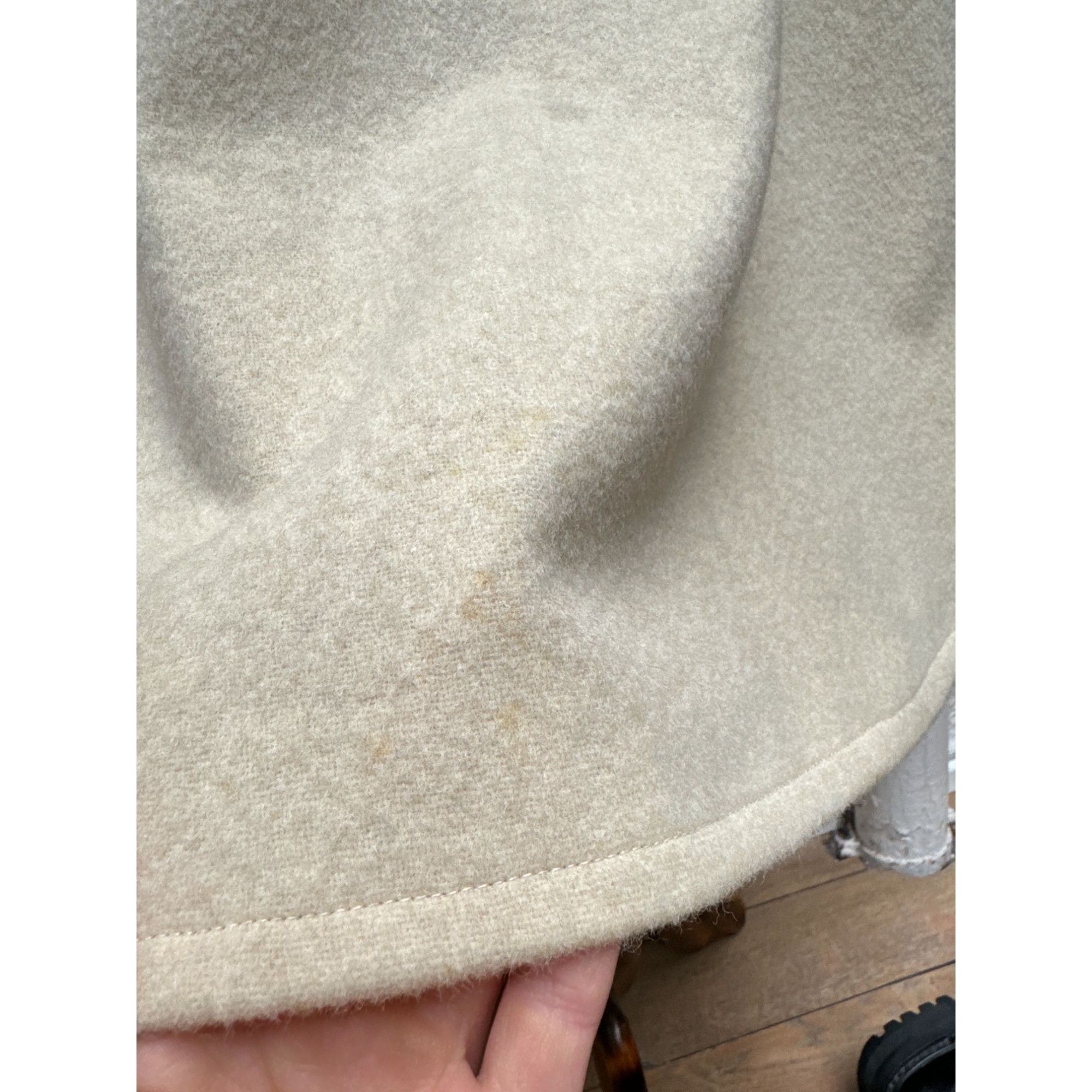 Yves Saint Laurent 1970s Ecru Wool Cape Size M / US 6-8 / IT 42-44 - 7 Thumbnail