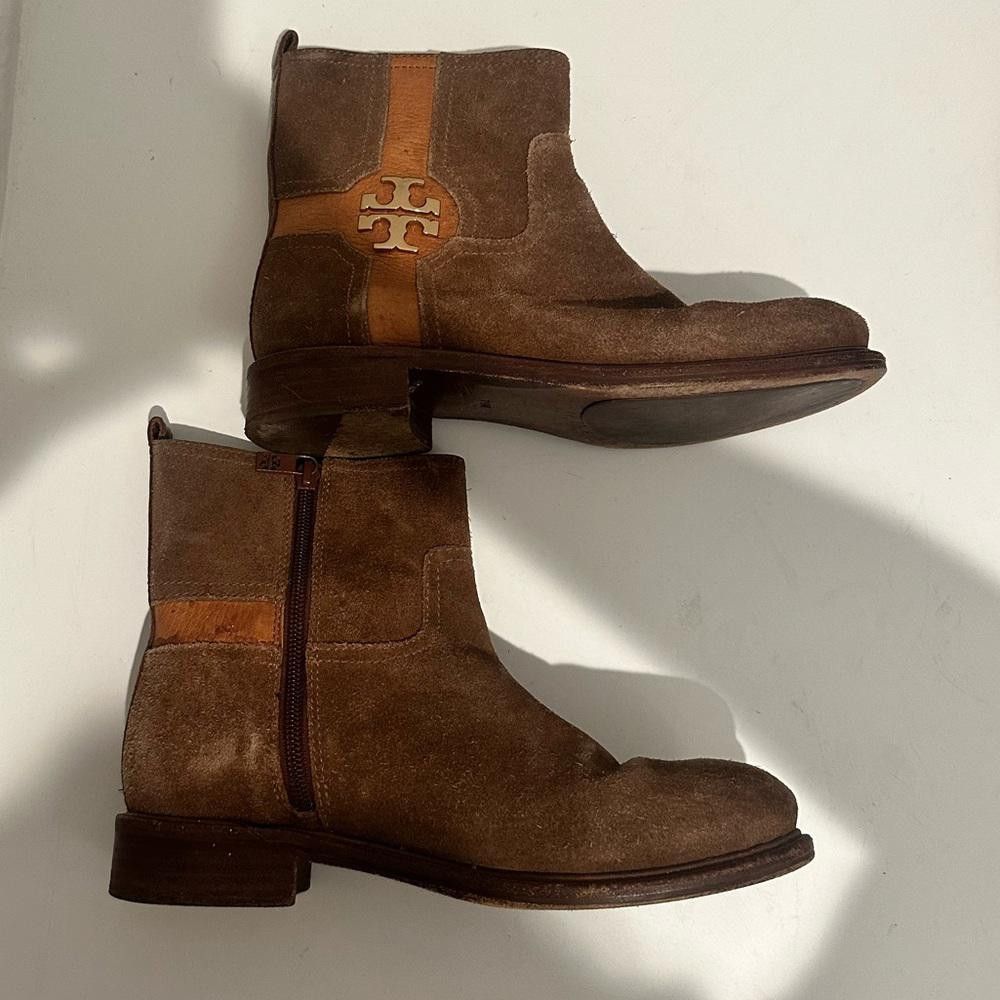 Tory Burch Tory Burch Alaina Flat Bootie Almond Tan Split Suede 7.5 Size US 7.5 / IT 37.5 - 4 Thumbnail
