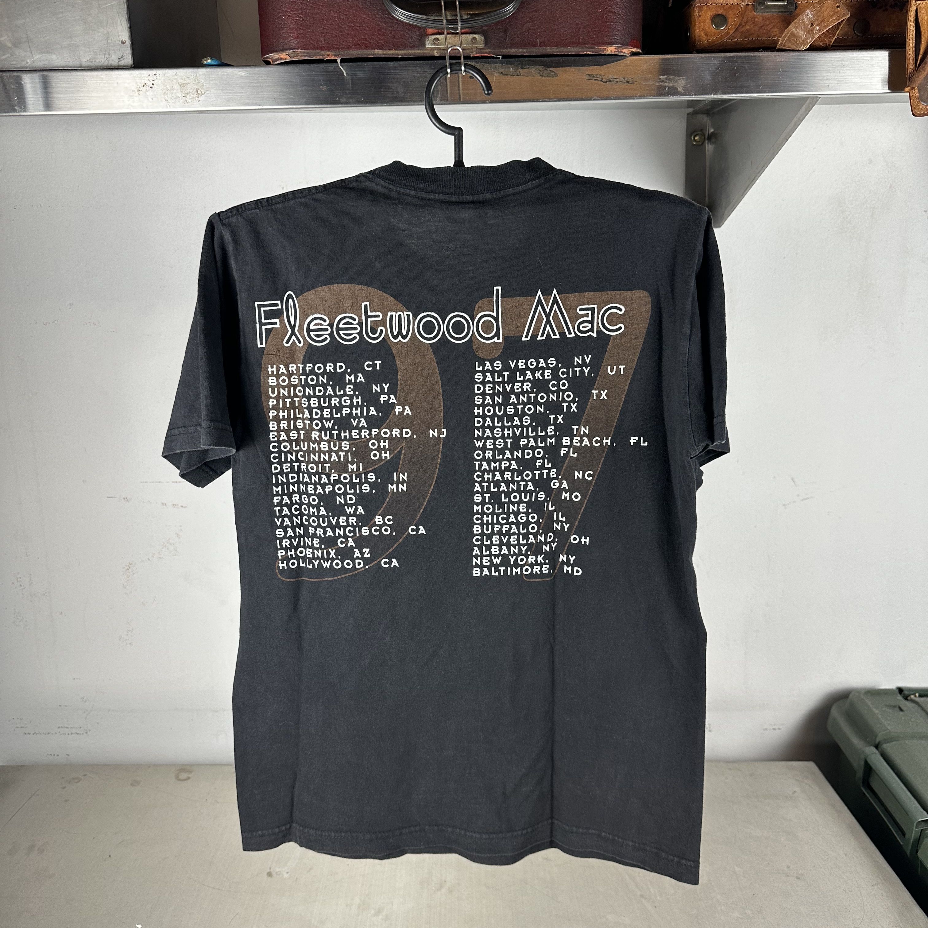 Vintage Vintage 1997 Fleetwood Mac Rock Band Tour Concert T-shirt Size US M / EU 48-50 / 2 - 3 Thumbnail