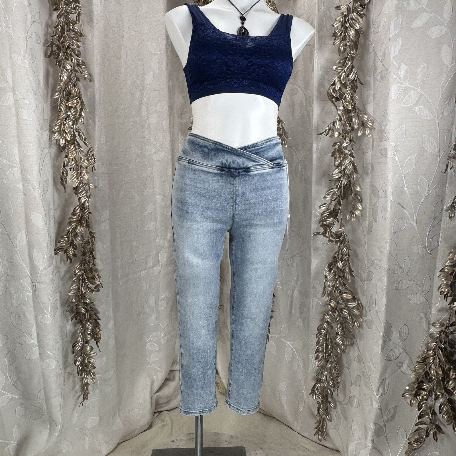 Other Risen Jeans Women’s 5/27 Crossover Waist Crop Denim Capri Size 27" / US 4 / IT 40 - 9 Thumbnail