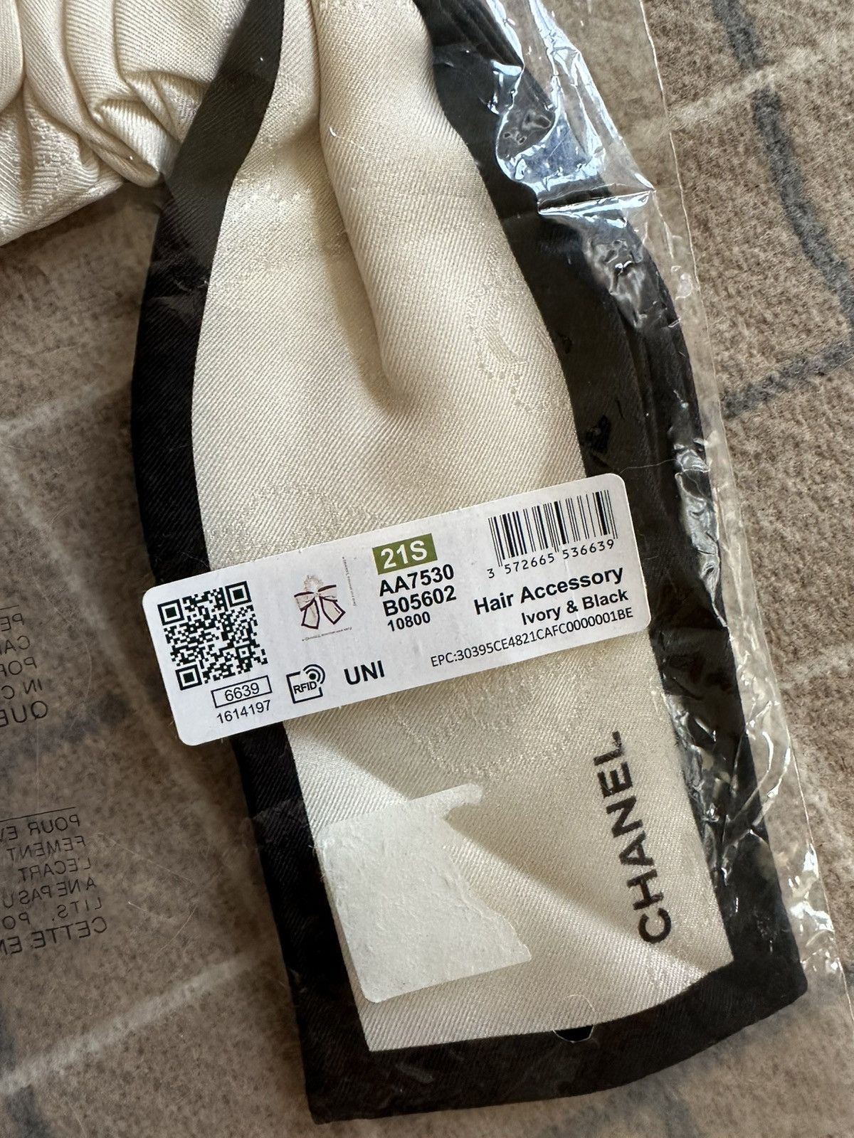 Chanel Chanel bow hair tie Size ONE SIZE - 3 Thumbnail