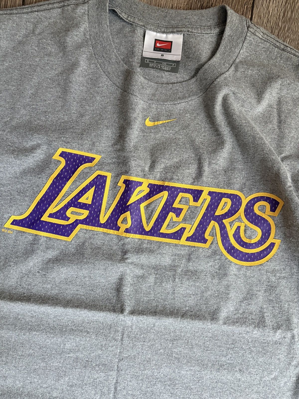 Nike Vintage 2000s Nike Team Los Angeles Lakers #34 O'neal TShirt Size US S / EU 44-46 / 1 - 2 Thumbnail