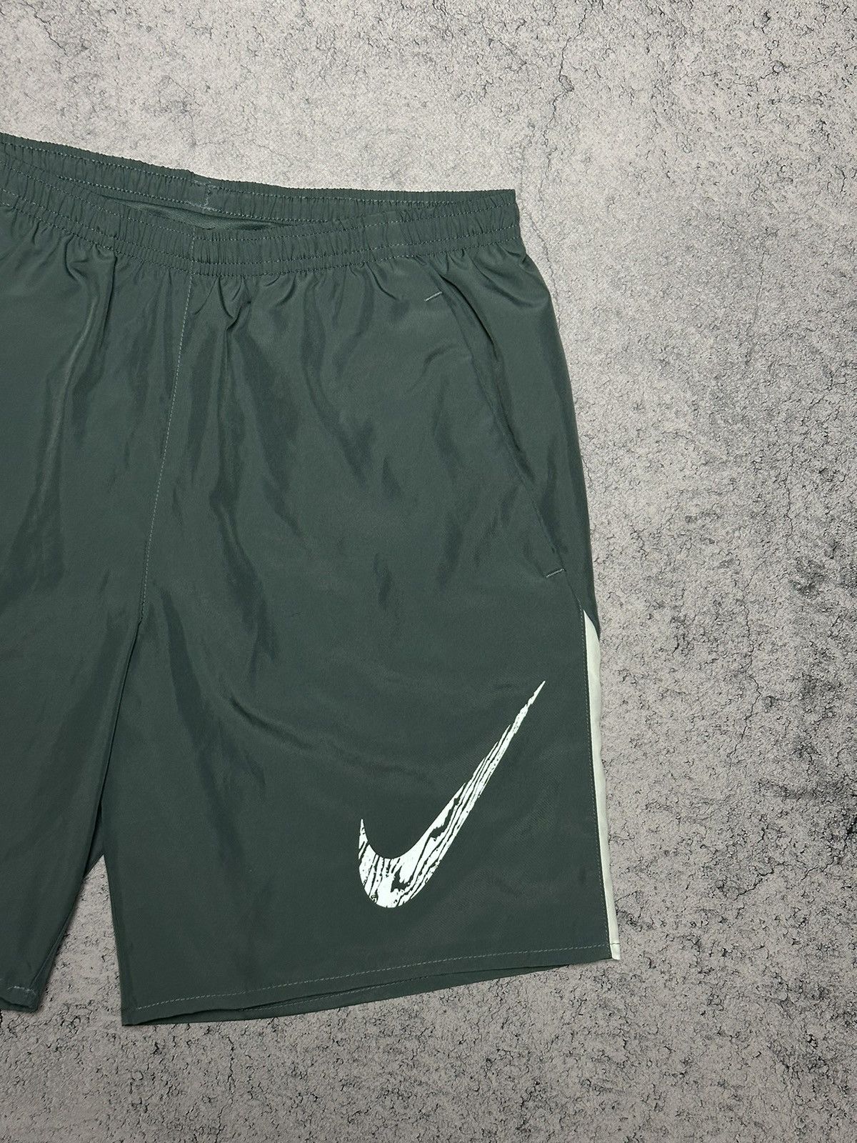 Nike Nike Dri-Fit Big Swoosh Logo Shorts Size US 30 / EU 46 - 2 Thumbnail