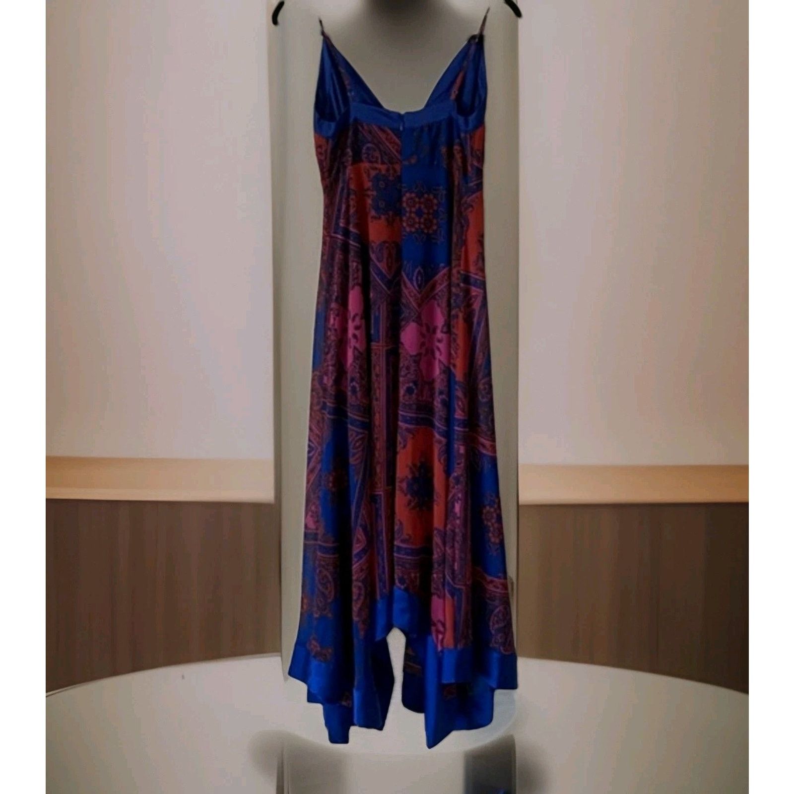 Guess Guess by Marciano Cascara Paisley Maxi dress size XS Size XS / US 0-2 / IT 36-38 - 3 Thumbnail