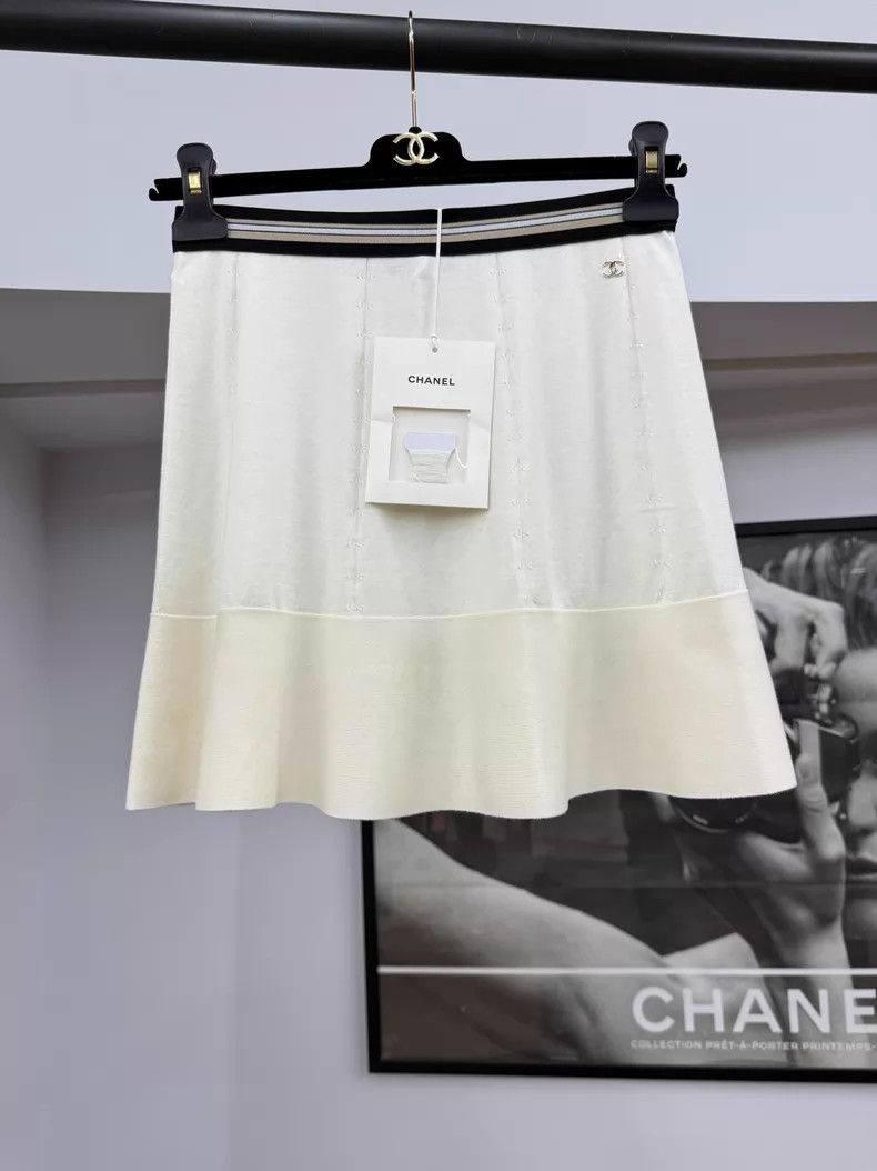 Chanel Chanel 26P new knitted skirt Size 24" / US 00 / IT 34 - 1 Thumbnail