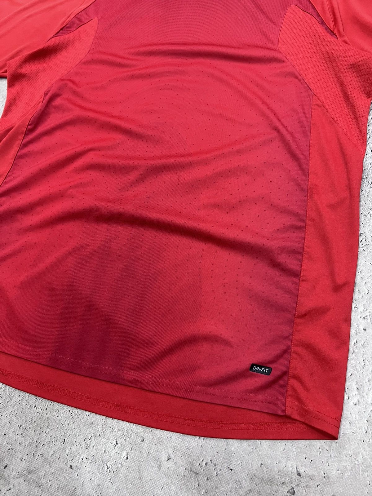 Nike × Vintage ✅Vintage 00s Nike T90 center logo tee jersey Swoosh ACG Size US L / EU 52-54 / 3 - 4 Thumbnail