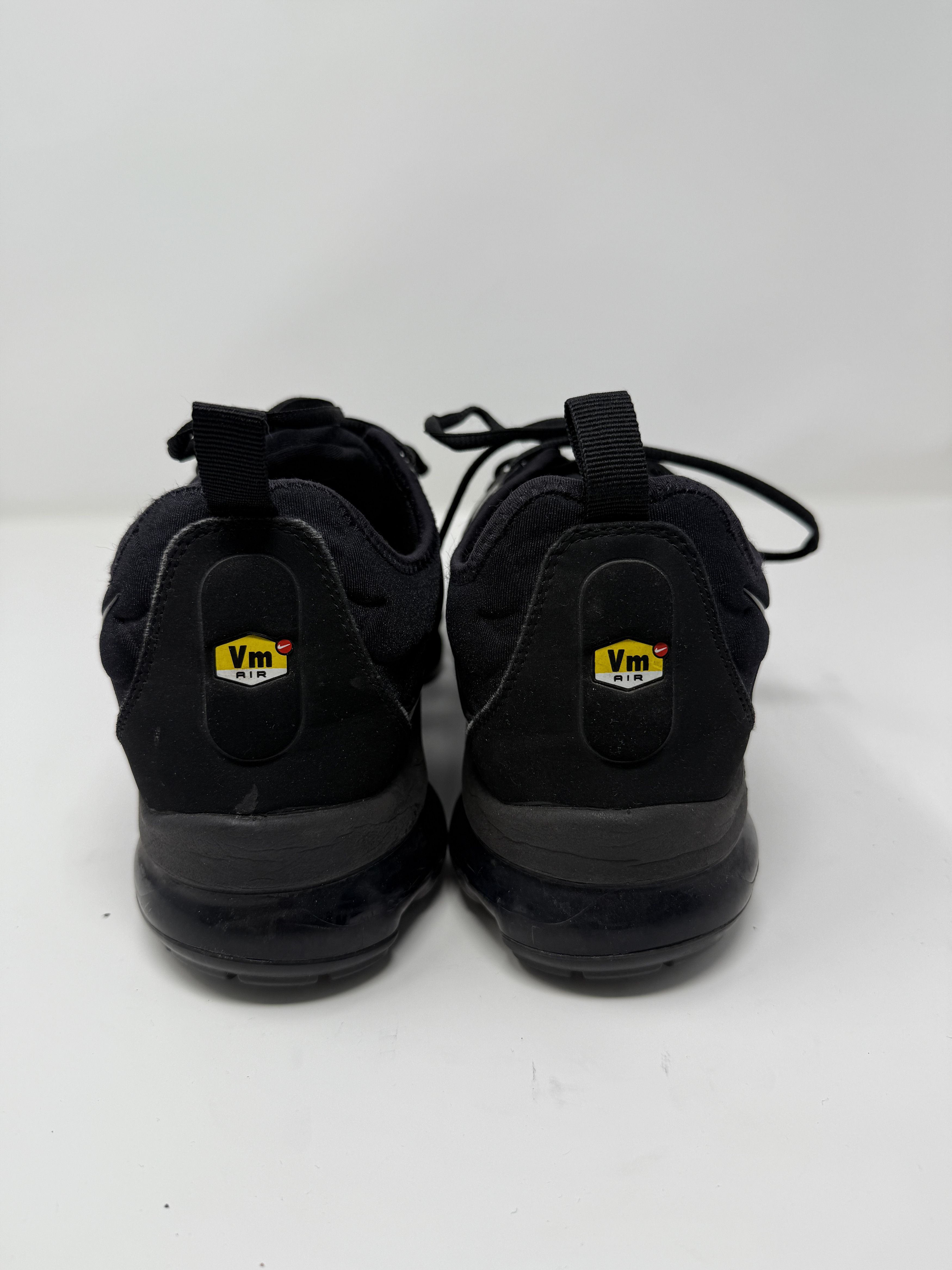 Nike Nike Air Vipormax Plus Men's Triple Black Sneakers Size US 11 / EU 44 - 3 Thumbnail
