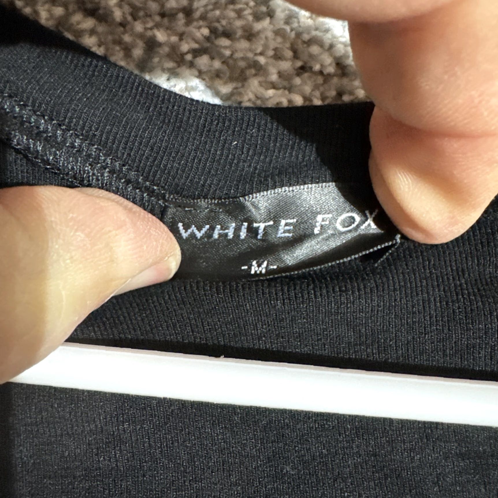 Vintage White Fox Cropped Top Womens M Black V-Neck Long Sleeve Pullover Casual Streetwear Y2K Edgy Coquette Minimalist blouse Size M / US 6-8 / IT 42-44 - 5 Thumbnail