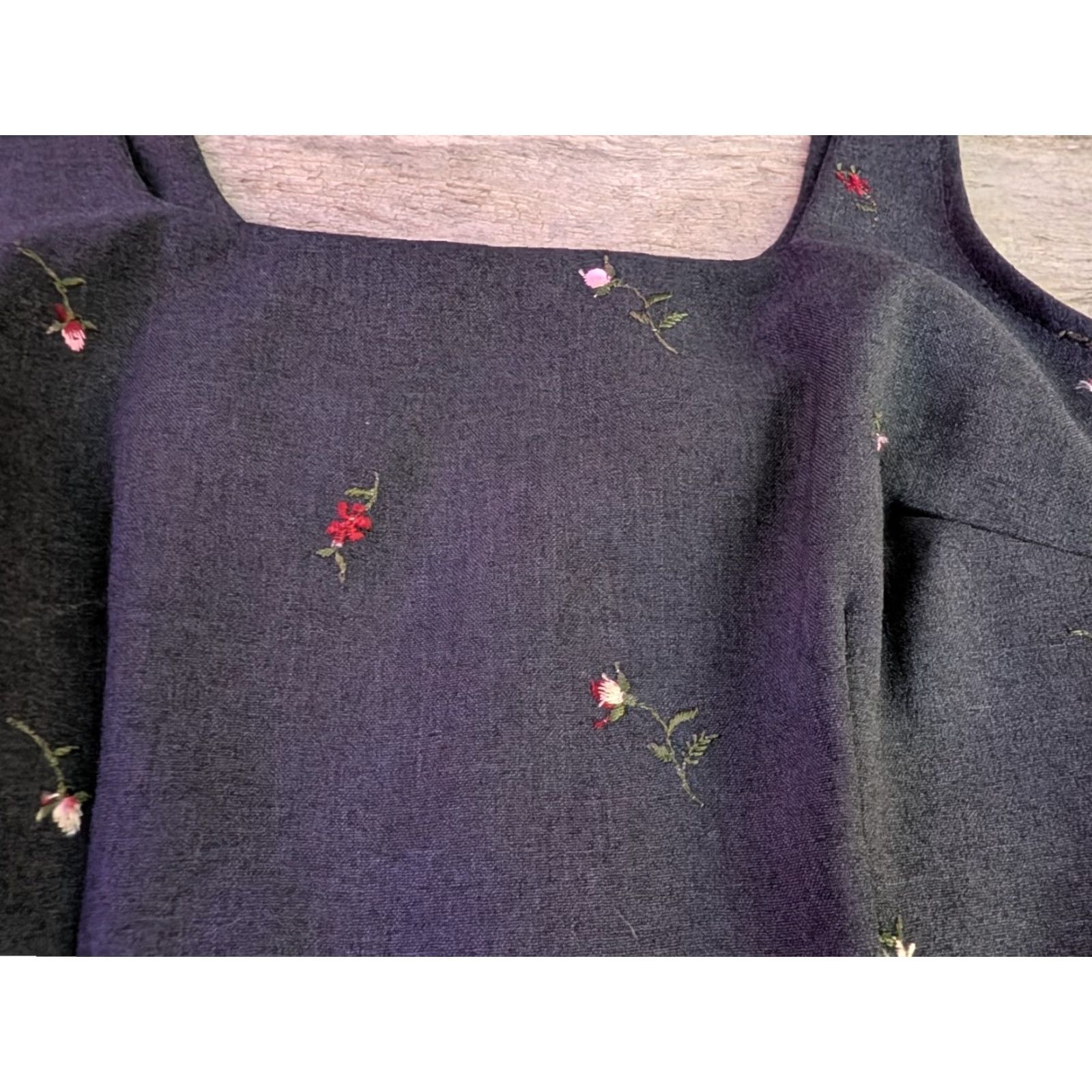 Vintage VINTAGE City Triangles Dress 7 Women Knee Length A-Line Charcoal Embroidered Flowers 90s Beach Flower Cotton Polyester Spandex USA Made EUC Size M / US 6-8 / IT 42-44 - 6 Thumbnail
