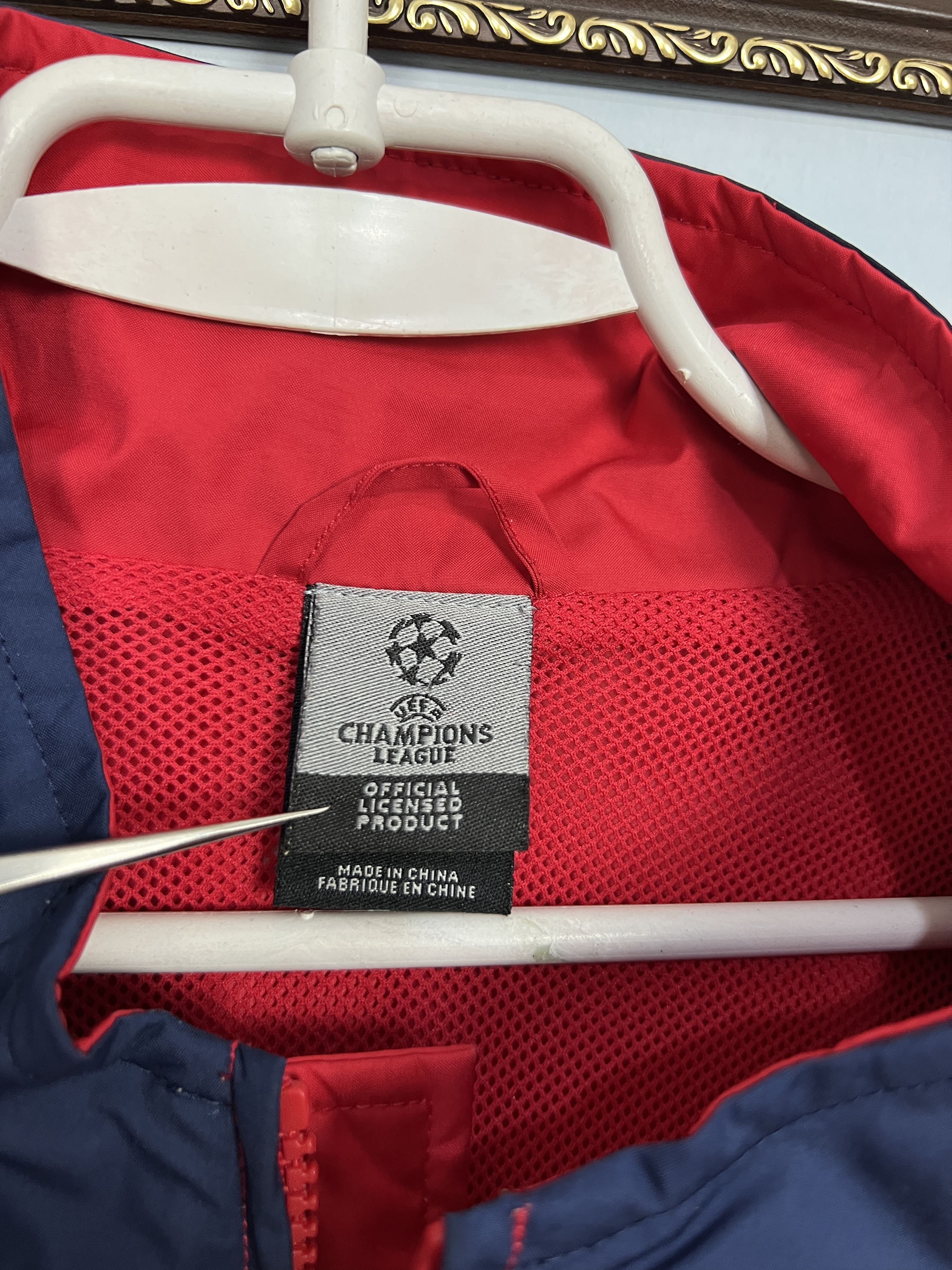 Adidas Vintage Adidas Bayern Munich Football Jacket Soccer Track Size US L / EU 52-54 / 3 - 6 Thumbnail