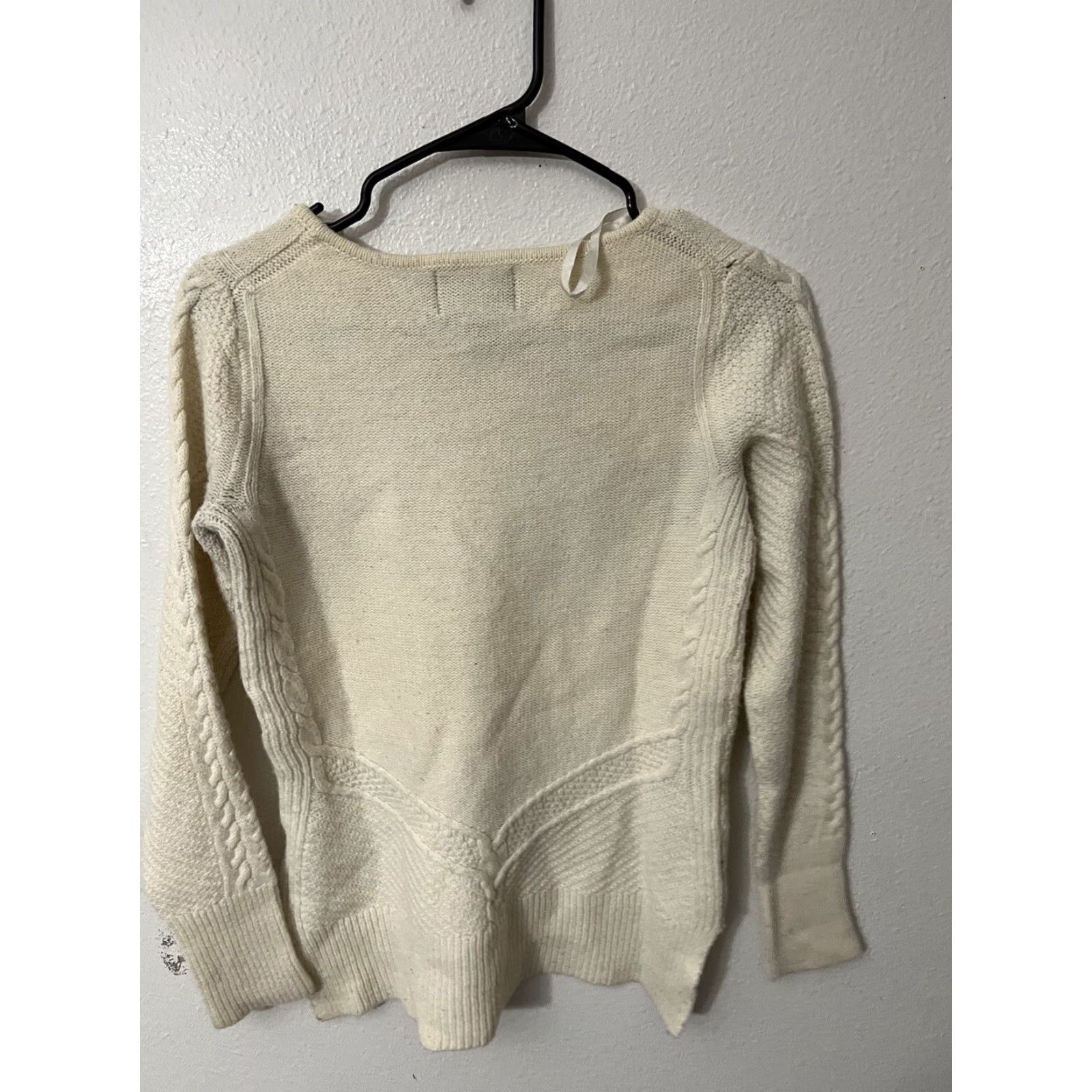 Cynthia Rowley Cynthia Rowley Wool Blend Acrylic Crew Neck Sweater S Small Women Ivory Crew Knit Pullover Casual Vintage No (adjust if needed) Size S / US 4 / IT 40 - 3 Thumbnail