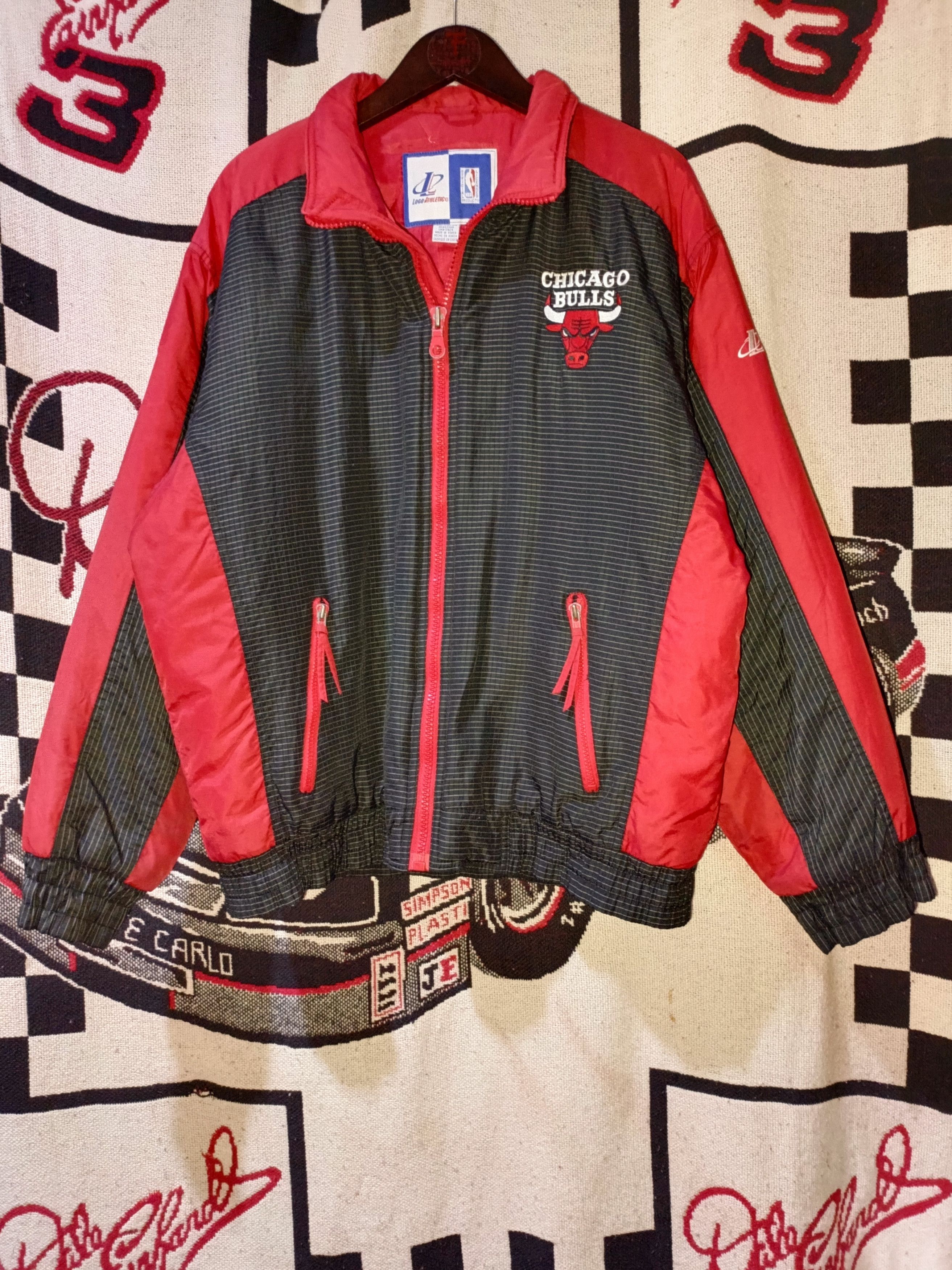 Logo Athletic Chicago Bulls puffer jacket vintage Size US M / EU 48-50 / 2 - 1 Thumbnail