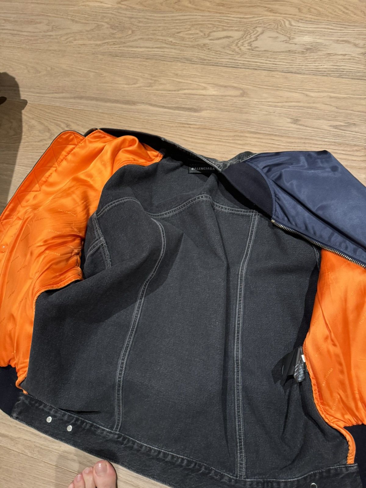 Balenciaga Balenciaga bomber jacket Size US L / EU 52-54 / 3 - 8 Thumbnail