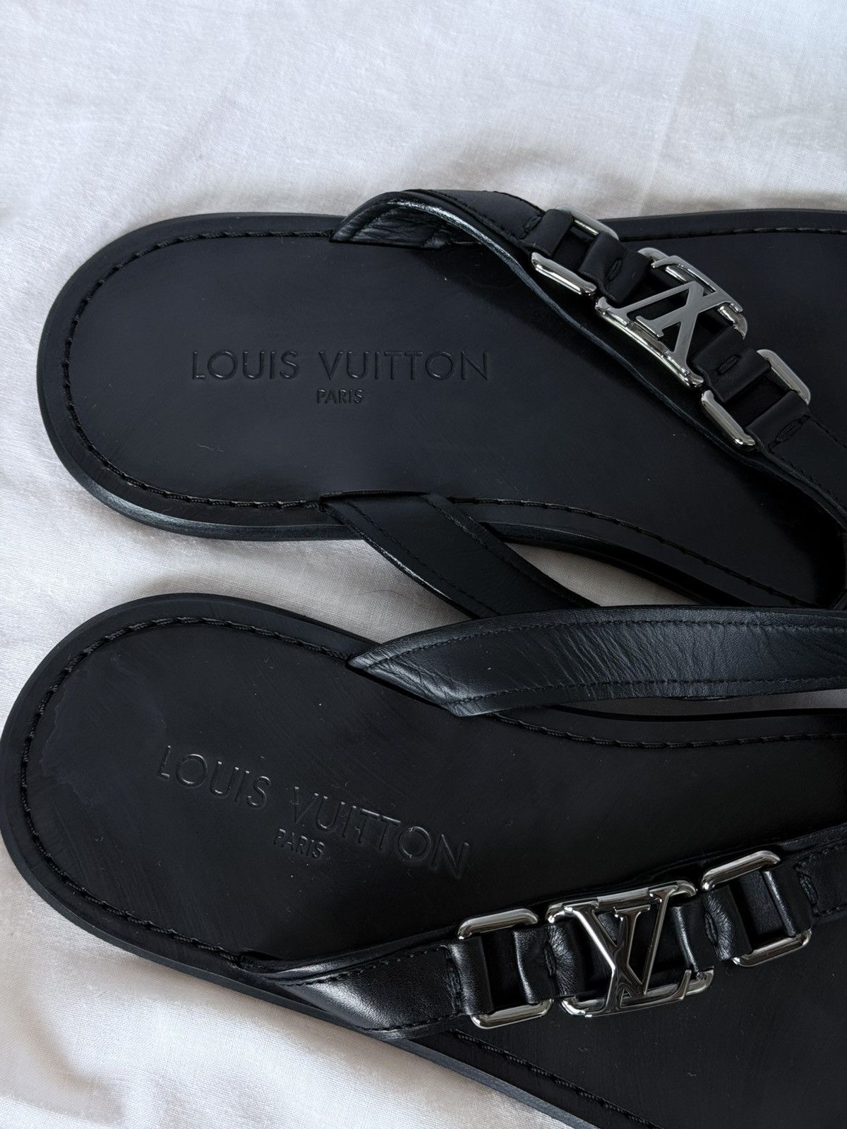 Designer × Louis Vuitton Louis Vuitton Black Leather Silver Buckle LV Flip Flops Size US 8 / EU 41 - 4 Thumbnail