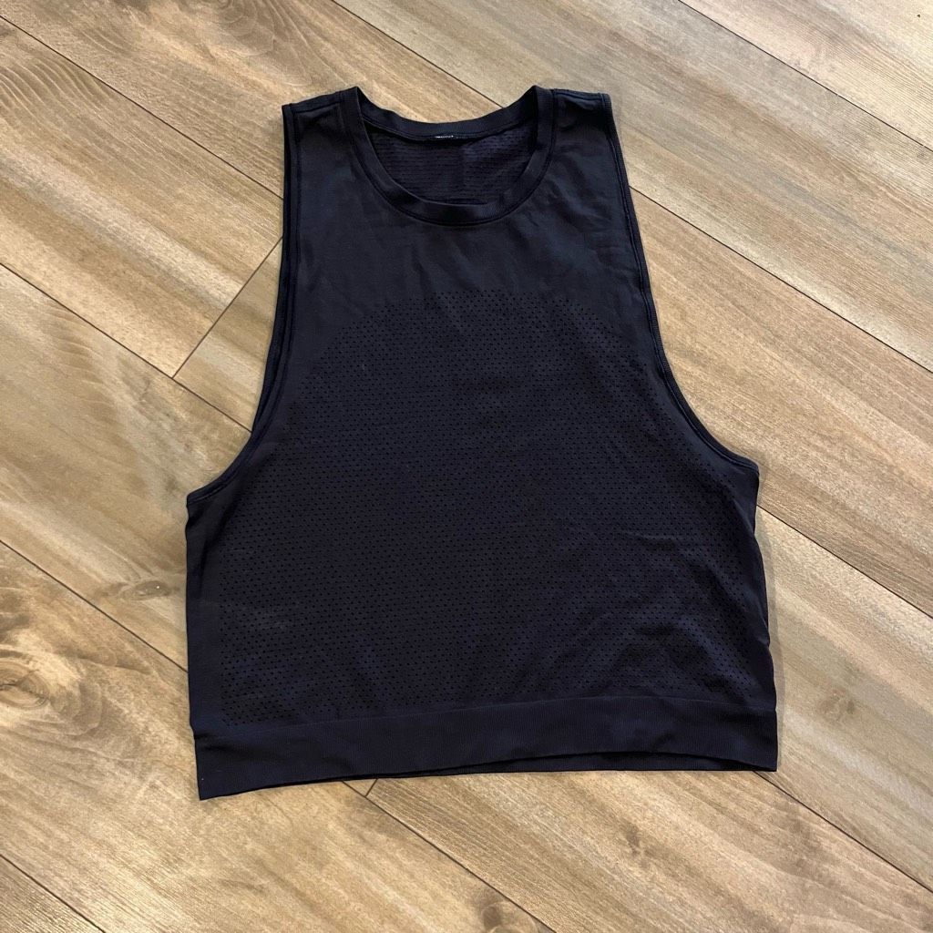 Lululemon Lululemon Navy Athletic Workout Tank Top Women 8 Size M / US 6-8 / IT 42-44 - 1 Thumbnail