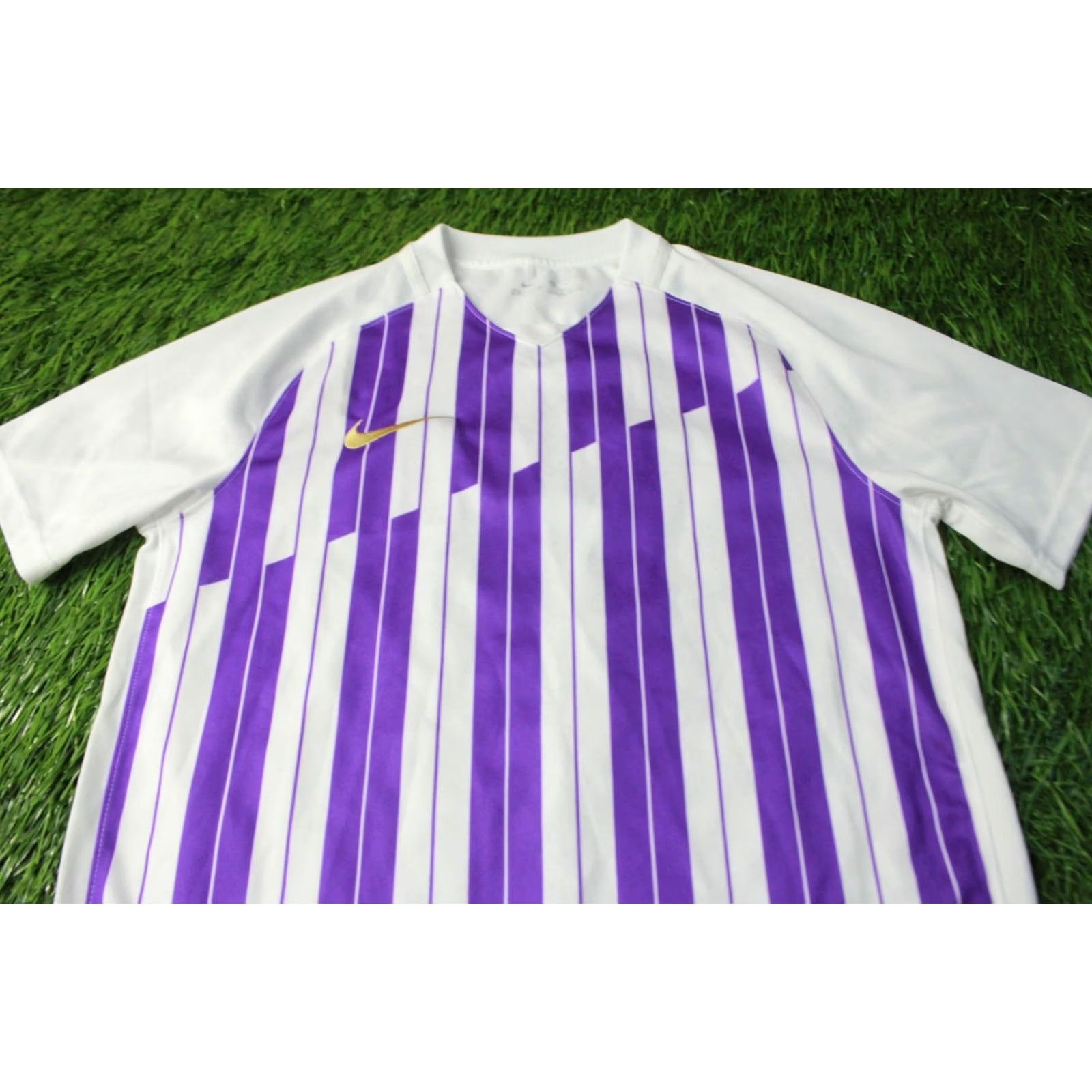Nike NIKE DRI-FIT ORIGINAL 2020 MEN FOOTBALL TRAINING SHIRT JERSEY TEE SIZE M MEDIUM White and Violet Football Short Sleeve Mens Size US M / EU 48-50 / 2 - 2 Thumbnail