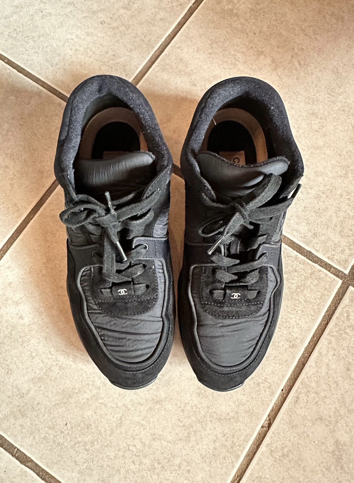 Chanel Chanel low top trainers Size US 7.5 / IT 37.5 - 2 Thumbnail