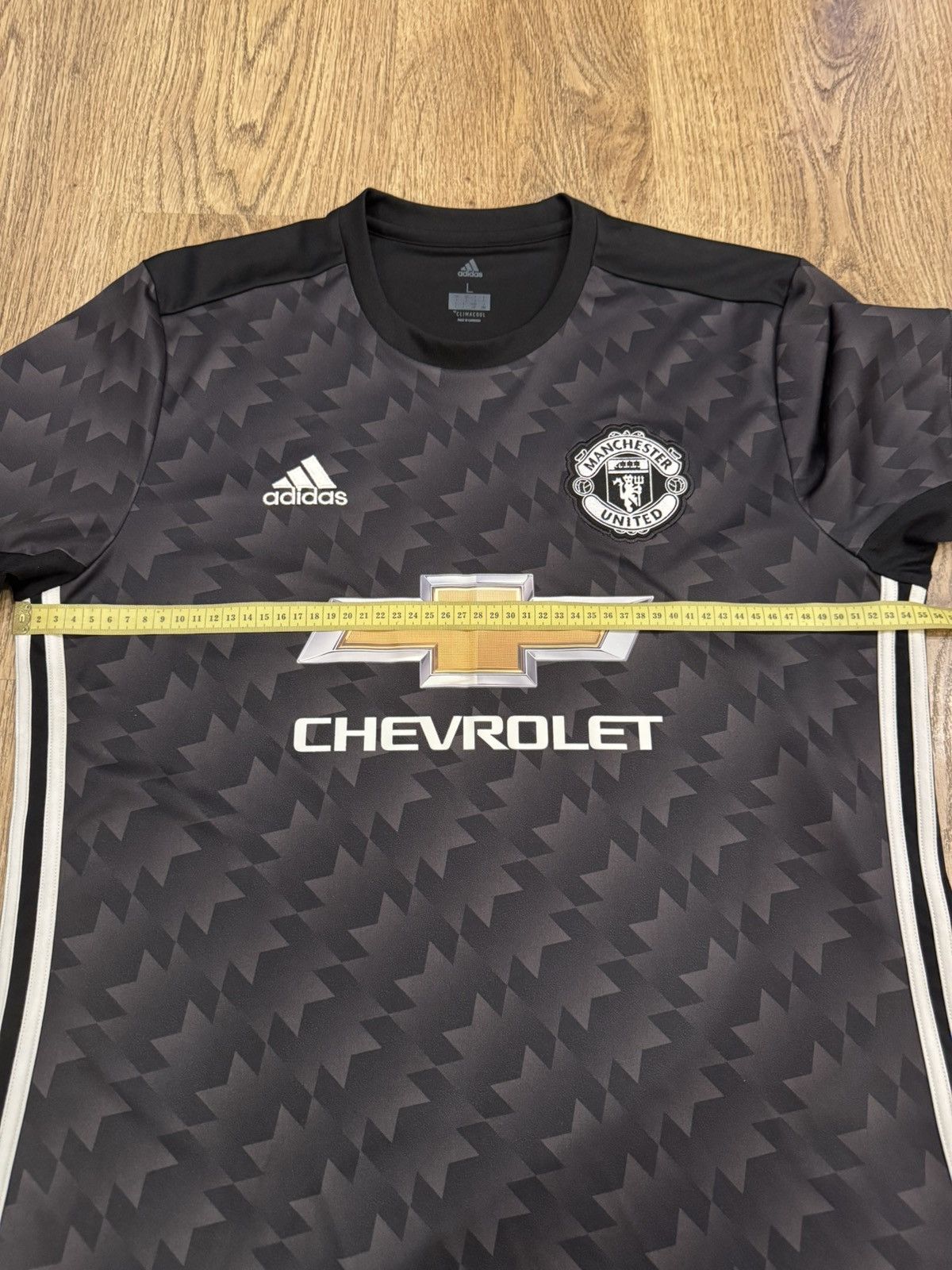 Adidas MANCHESTER UNITED 2017 2018 FOOTBALL ADIDAS BS1217 SIZE L Size US L / EU 52-54 / 3 - 3 Thumbnail