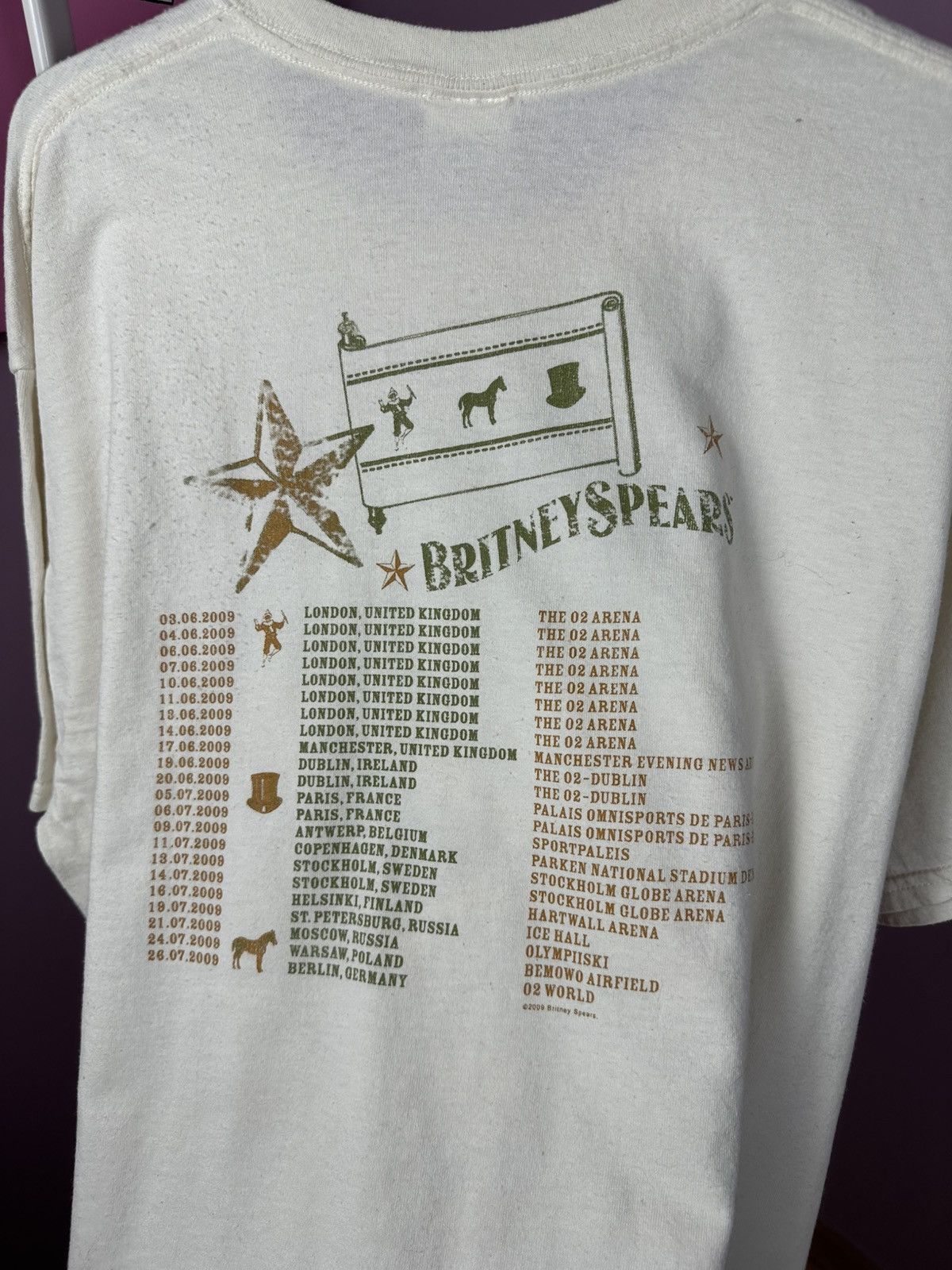 Gildan 2009 Britney Spears Circus Merch T Shirt Vintage Printed Tee Size US L / EU 52-54 / 3 - 19 Thumbnail