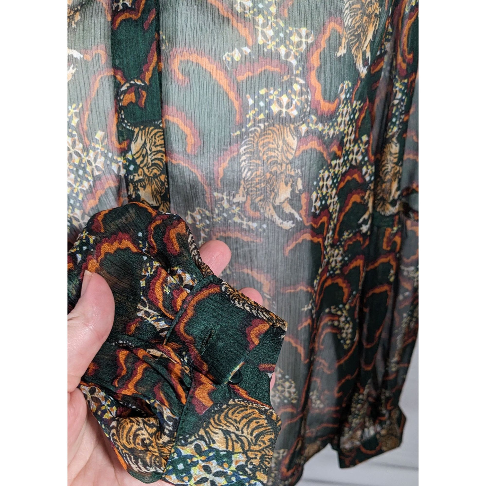 Anthropologie Anthropologie TP Sheer Green Tiger Button Up Blouse Size S / US 4 / IT 40 - 4 Thumbnail