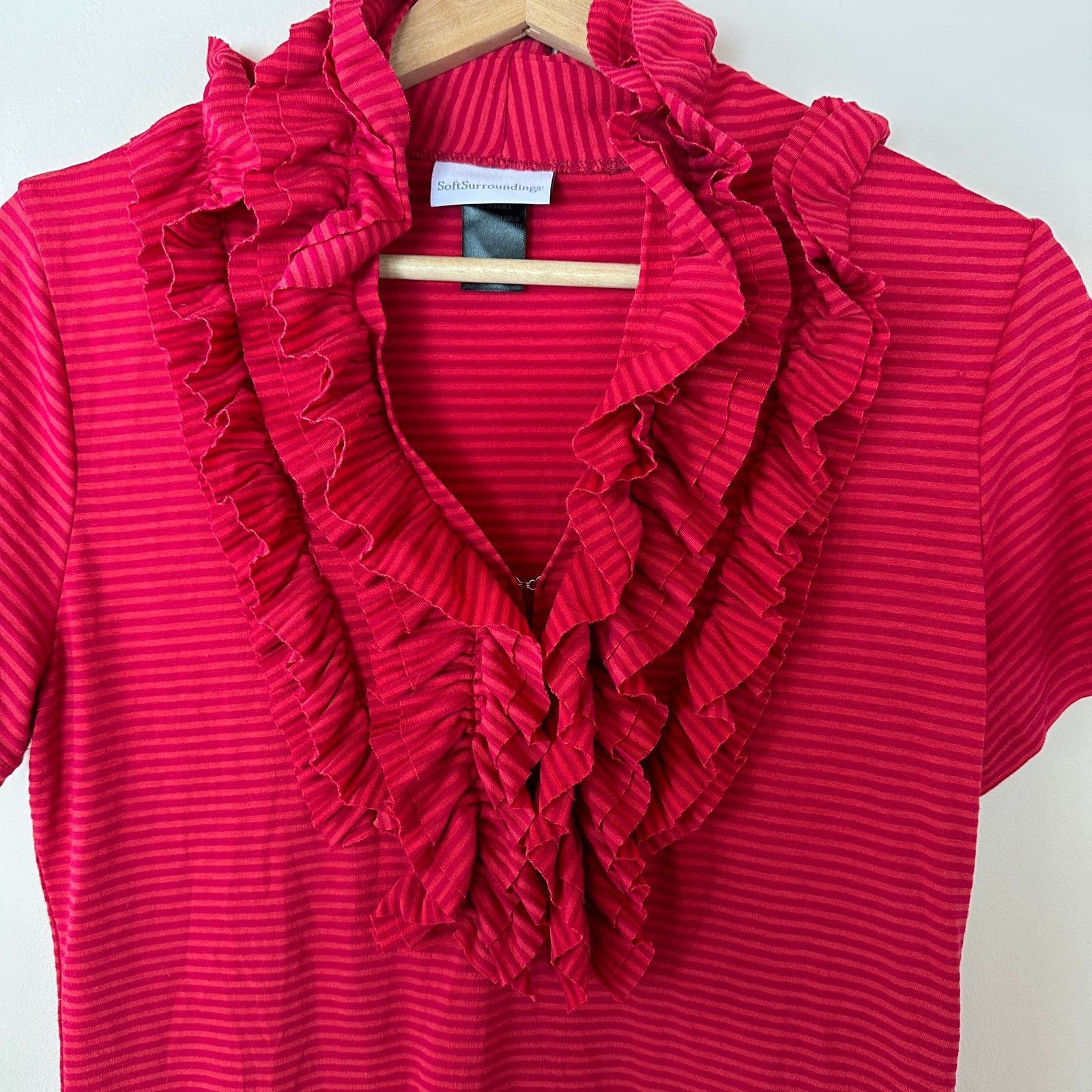 Other Soft Surroundings Ruffle V Neck Striped T Shirt Top S Small Size S / US 4 / IT 40 - 6 Thumbnail