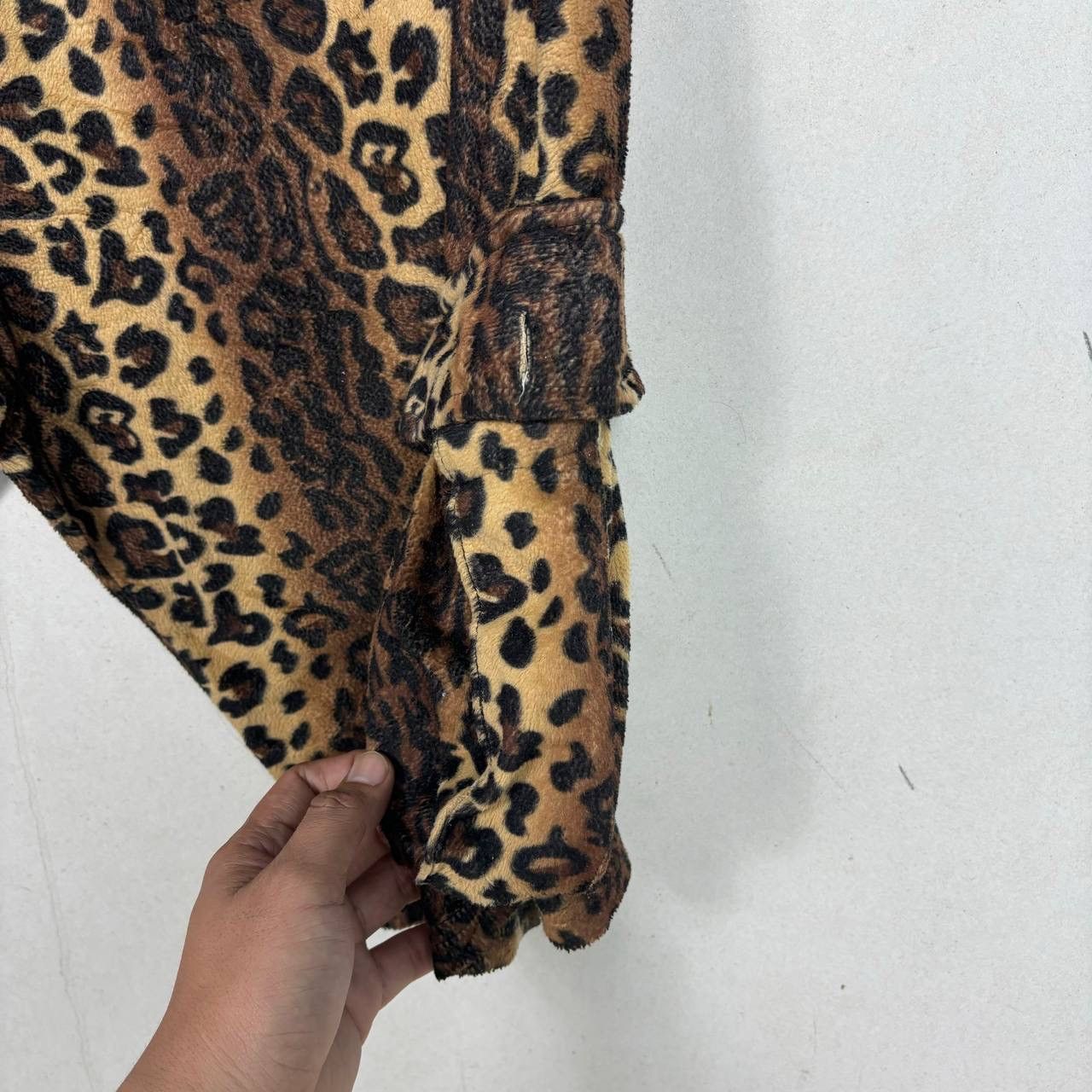 Japanese Brand REPEZEE:N Leopard Cargo Shorts Fleece Streetwear XL Size US 34 / EU 50 - 6 Thumbnail