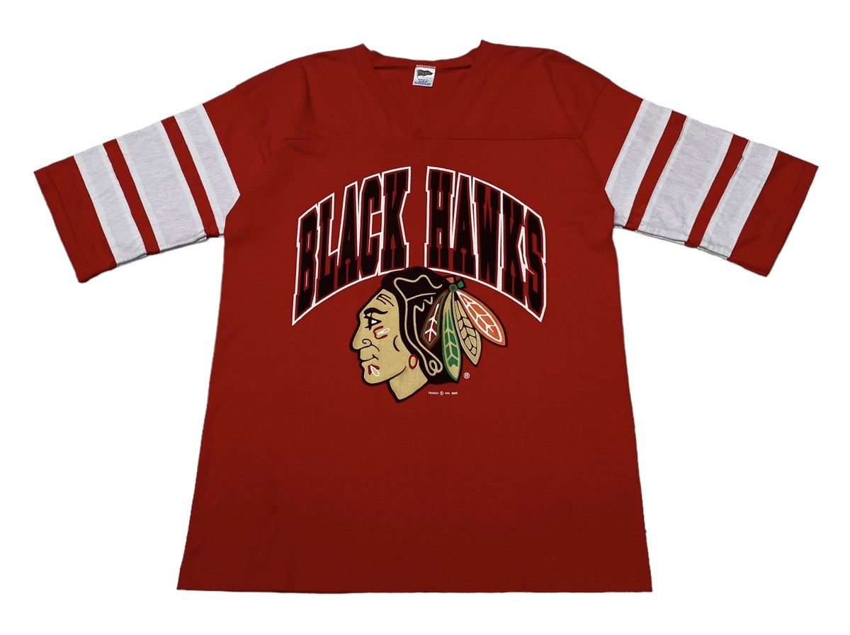 NHL × Vintage Vintage NFL Team Black Hawk Chicago T-Shirt 1990s Size US XL / EU 56 / 4 - 1 Thumbnail