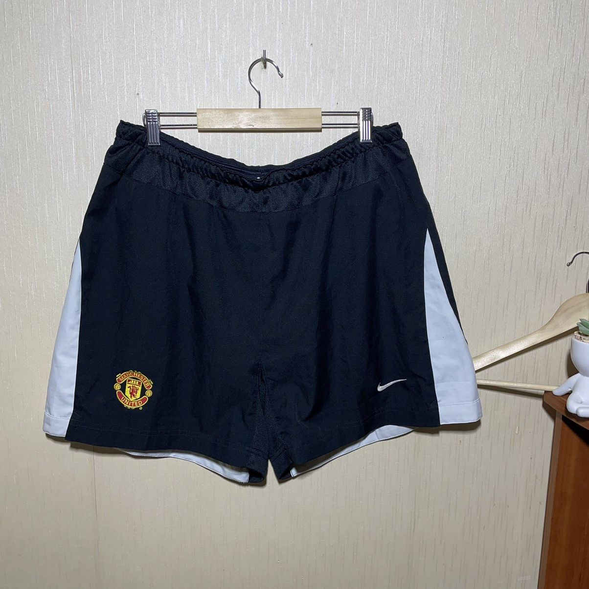 Nike × Vintage Nike Manchester United vintage soccer shorts Size US 36 / EU 52 - 1 Thumbnail