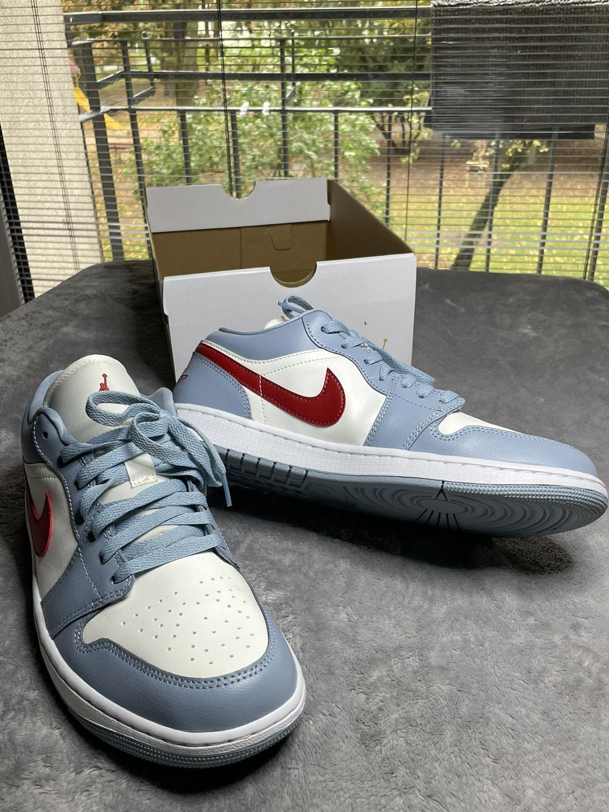 Nike Air Jordan 1 low Size US 10 / EU 43 - 4 Thumbnail