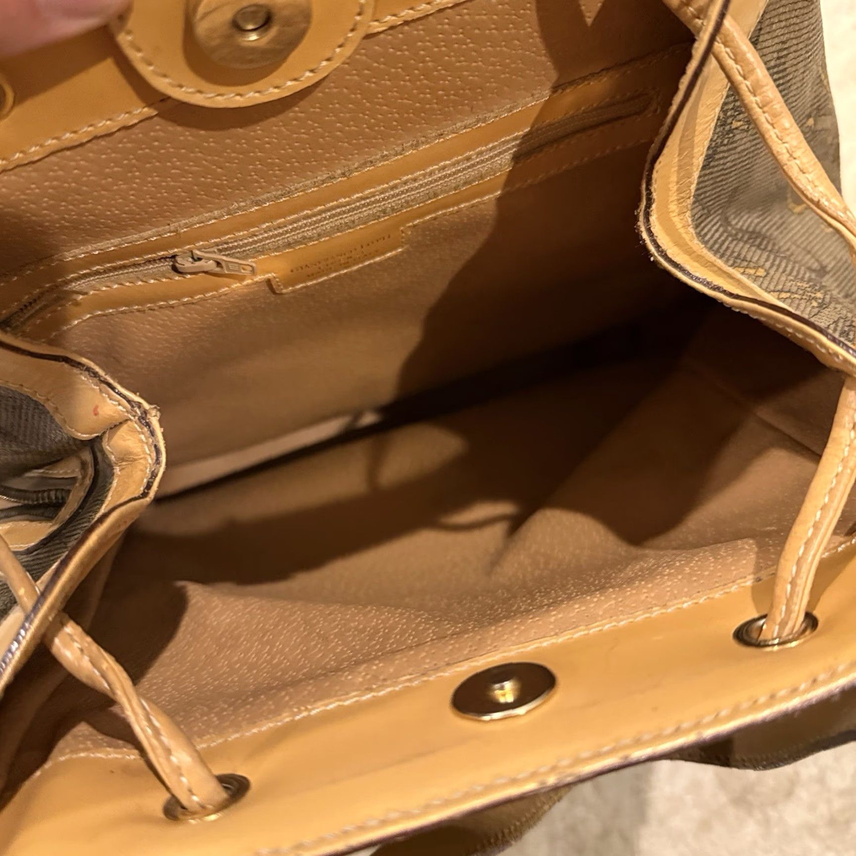 Vintage VINTAGE GIANFRANCO LOTTI Monogram Leather Shoulder Bag Backpack Women Beige Exterior Leather Monogram Vintage Shoulder Bag Womens Size ONE SIZE - 6 Thumbnail