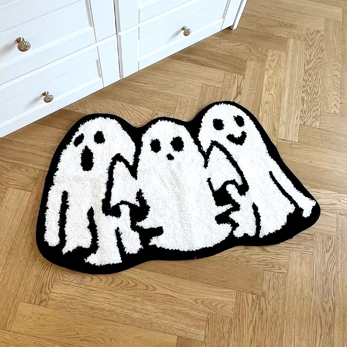 Handmade Halloween Three Ghost Tufted Skull Horror Rug Carpet Size ONE SIZE - 3 Thumbnail
