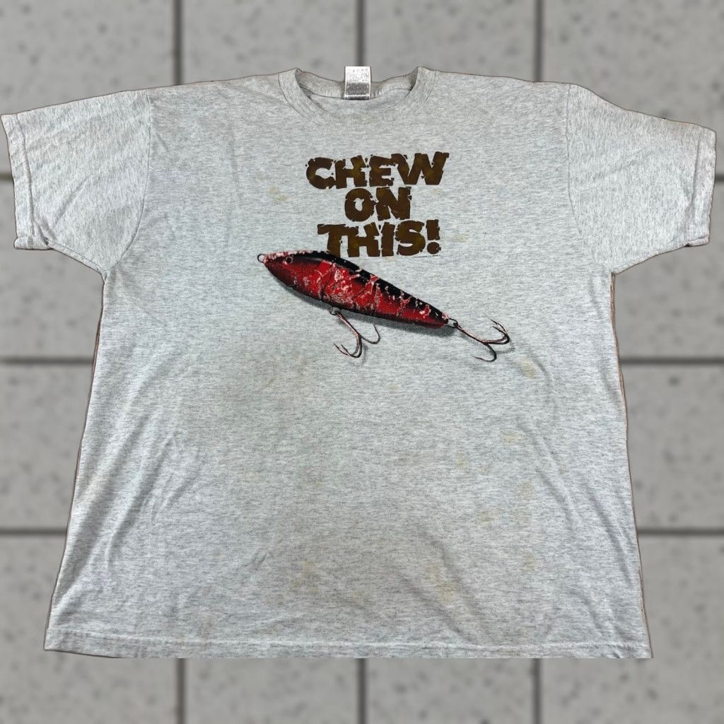 Fruit Of The Loom VINTAGE Fishing T Shirt Chew On This Lure XL Gray Men XL Fruit of the Loom T-Shirt Fish Pre owned Size US XL / EU 56 / 4 - 1 Thumbnail