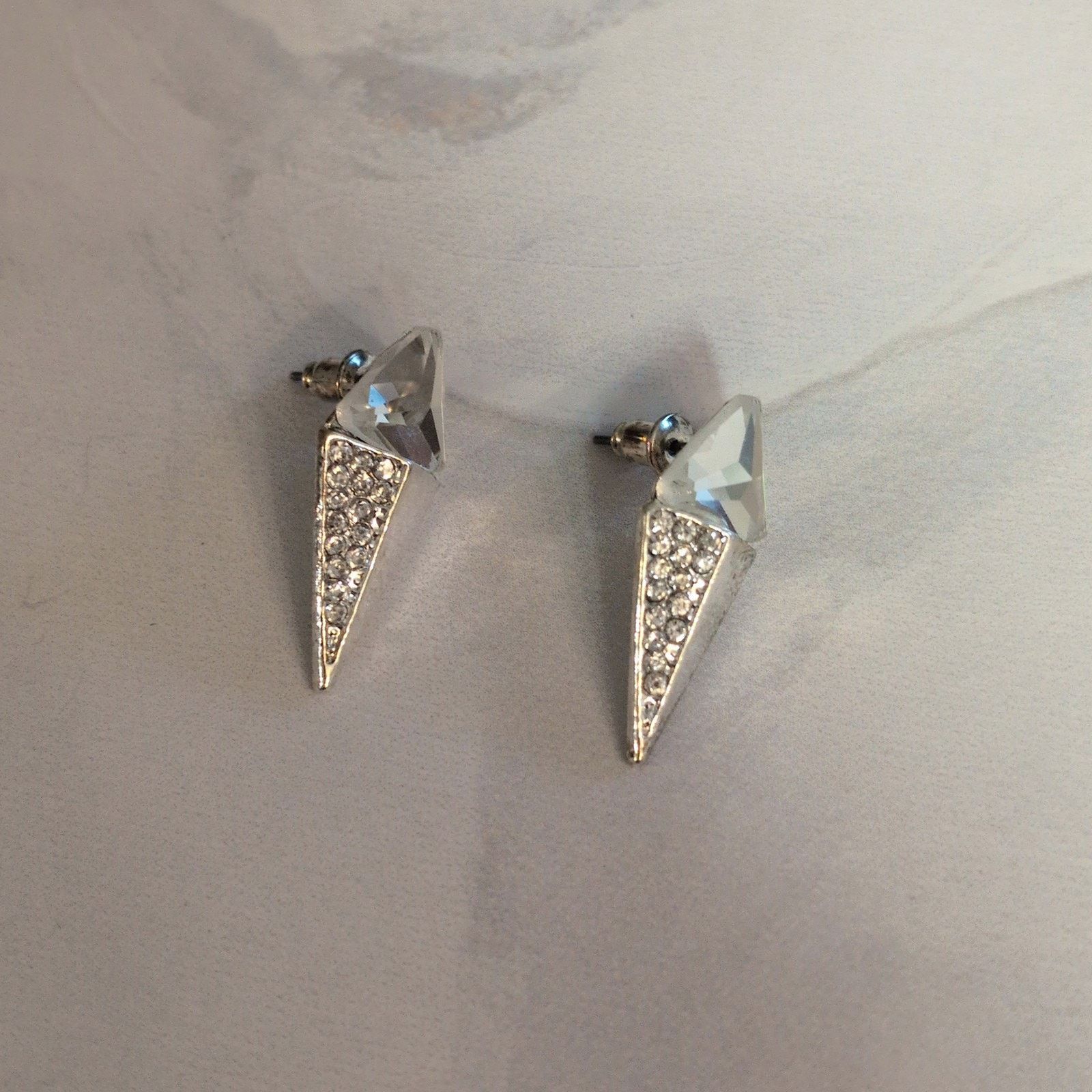 Vintage Glittery Glam VTG 1980s Silver-Tone Diamond-Shaped Earrings Size ONE SIZE - 4 Thumbnail