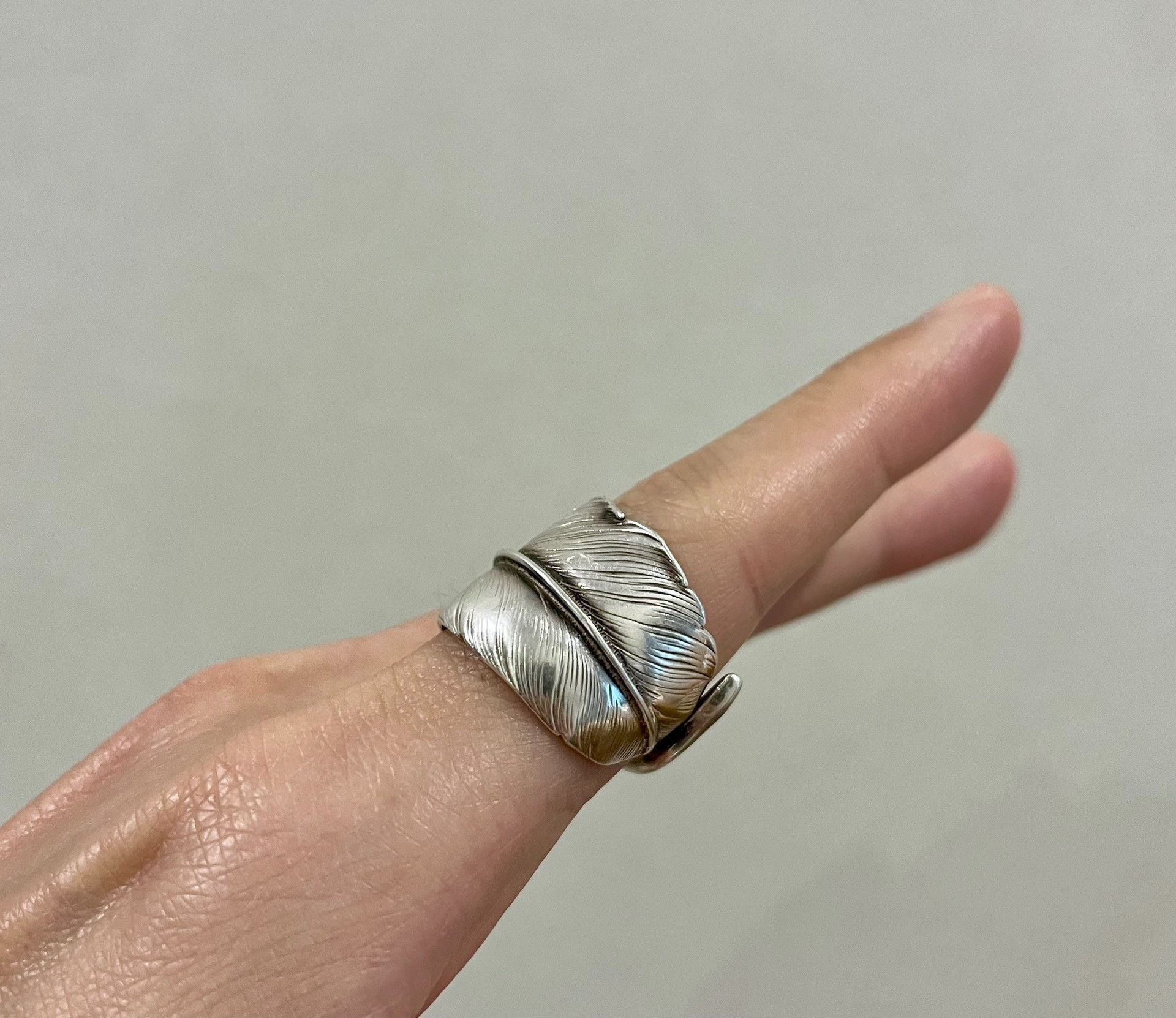 Larry Smith Larry Smith Feather Silver Ring Size ONE SIZE - 1 Thumbnail