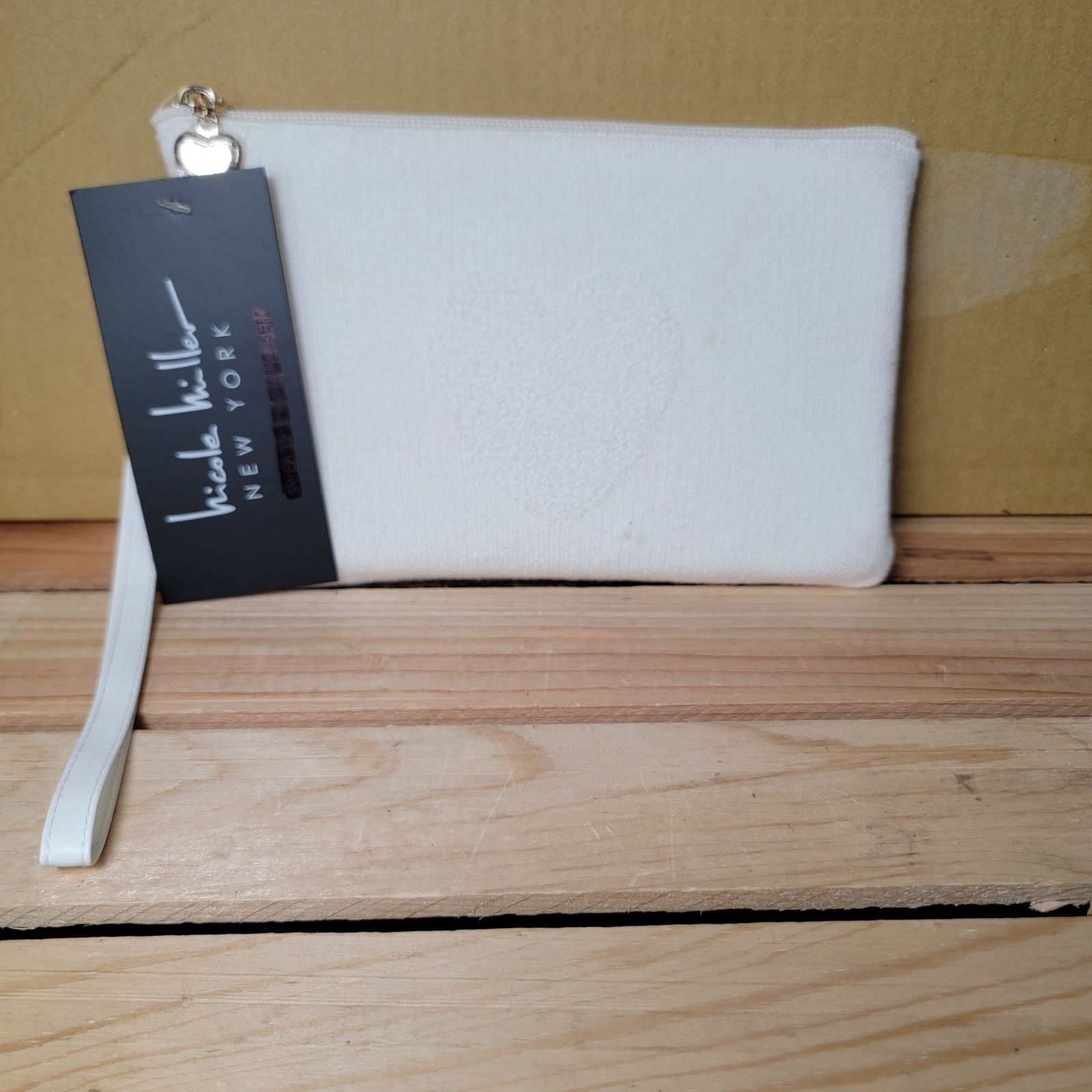 Nicole Miller Nicole Miller White Wristlet Bag - NWT Size ONE SIZE - 1 Thumbnail