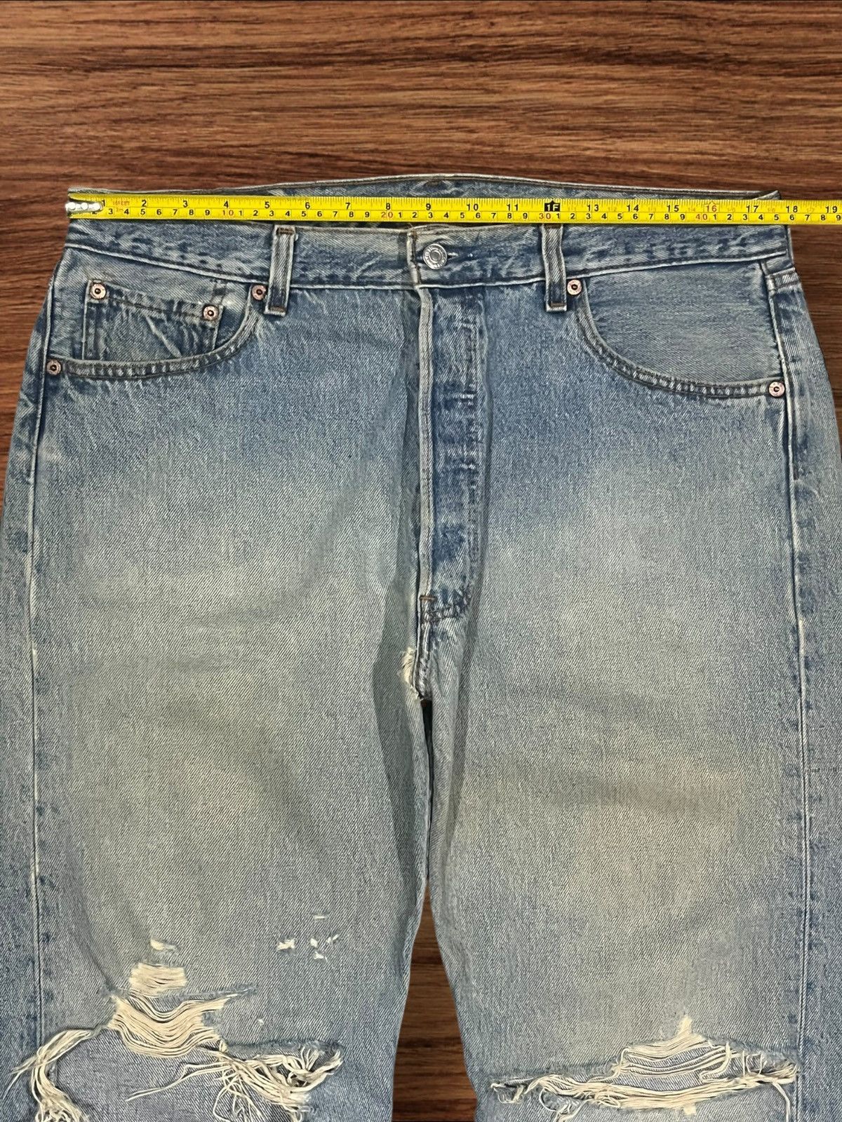 Levi's Vintage 90s Levi’s 501 Blue Wash Button Fly Distressed Jeans Size US 36 / EU 52 - 16 Thumbnail