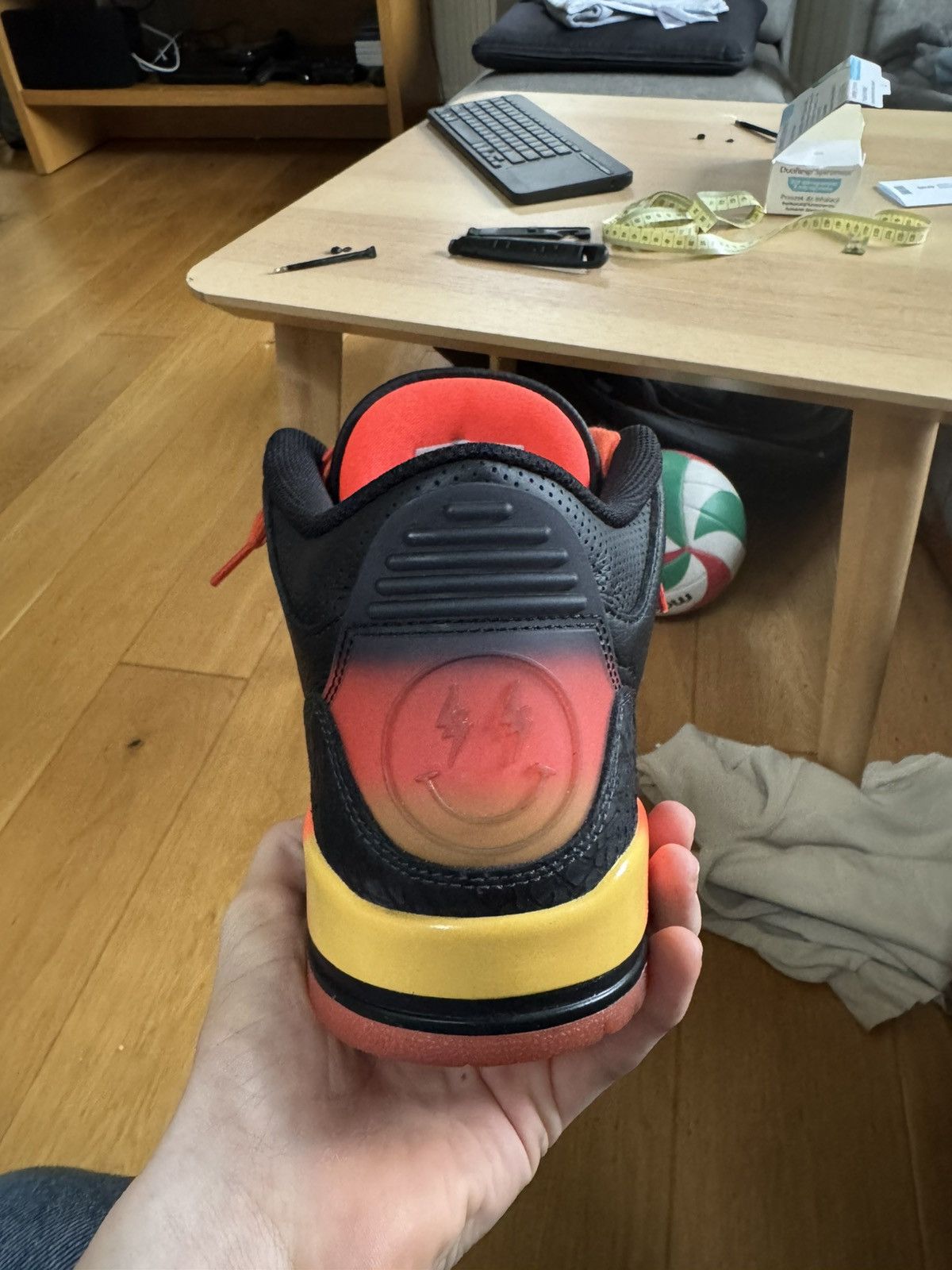 J Balvin × Jordan Brand Jordan 3 J Balvin rio Size US 10.5 / EU 43-44 - 10 Thumbnail