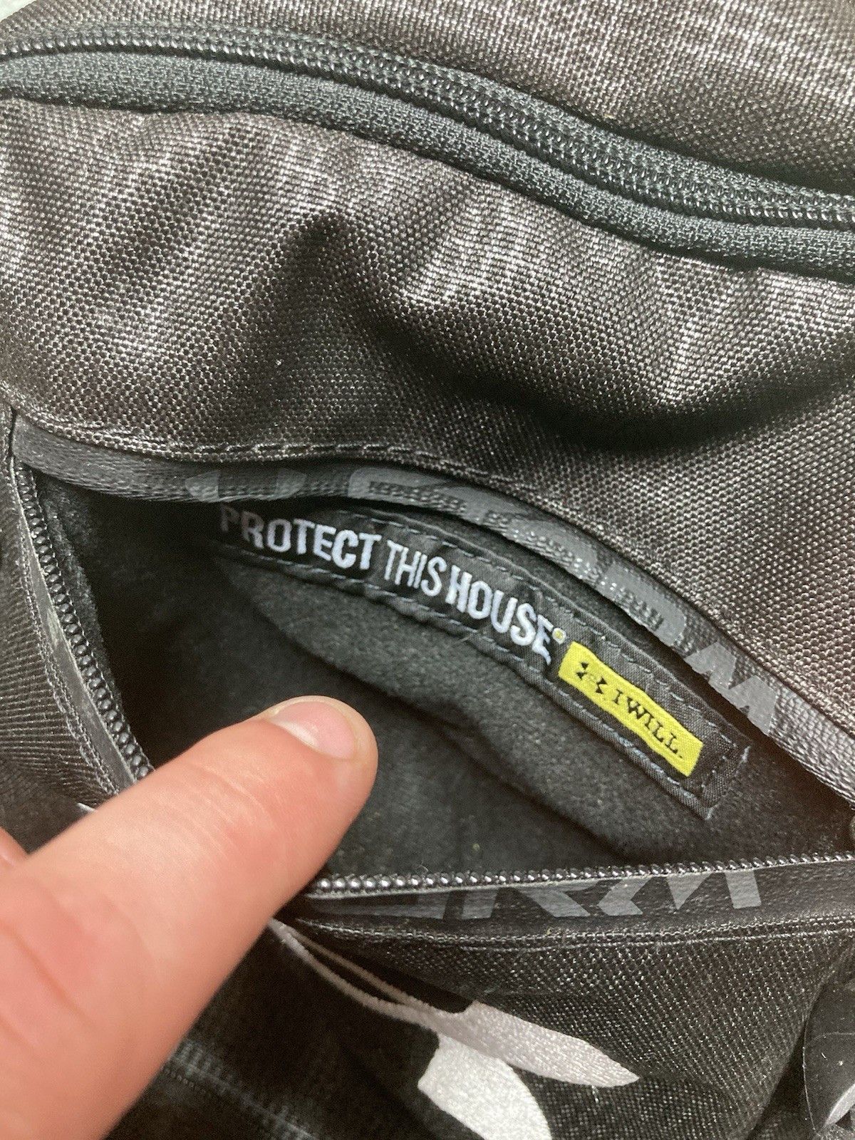 Under Armour Under Armour Hustle Backpack Graphite Gym School Exc Cond Size ONE SIZE - 4 Thumbnail