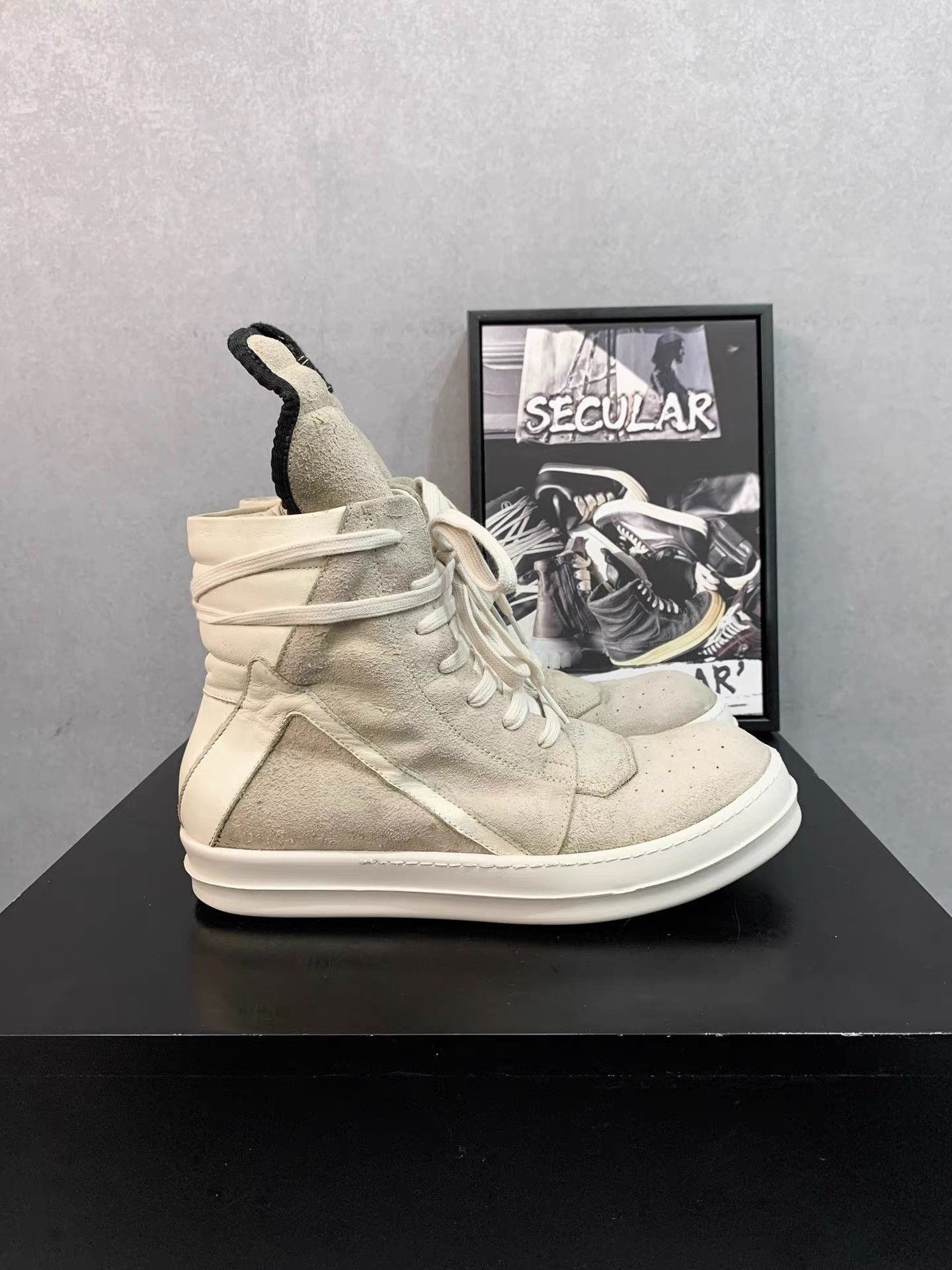 Rick Owens Rick Owens Grey Suede Triangle Geobasket K34 Size US 7 / EU 40 - 1 Thumbnail