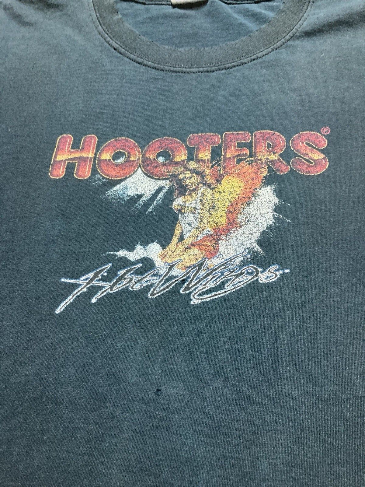 Vintage t shirt hooters restaurant hot wings angel distressed fade L Size US L / EU 52-54 / 3 - 3 Thumbnail