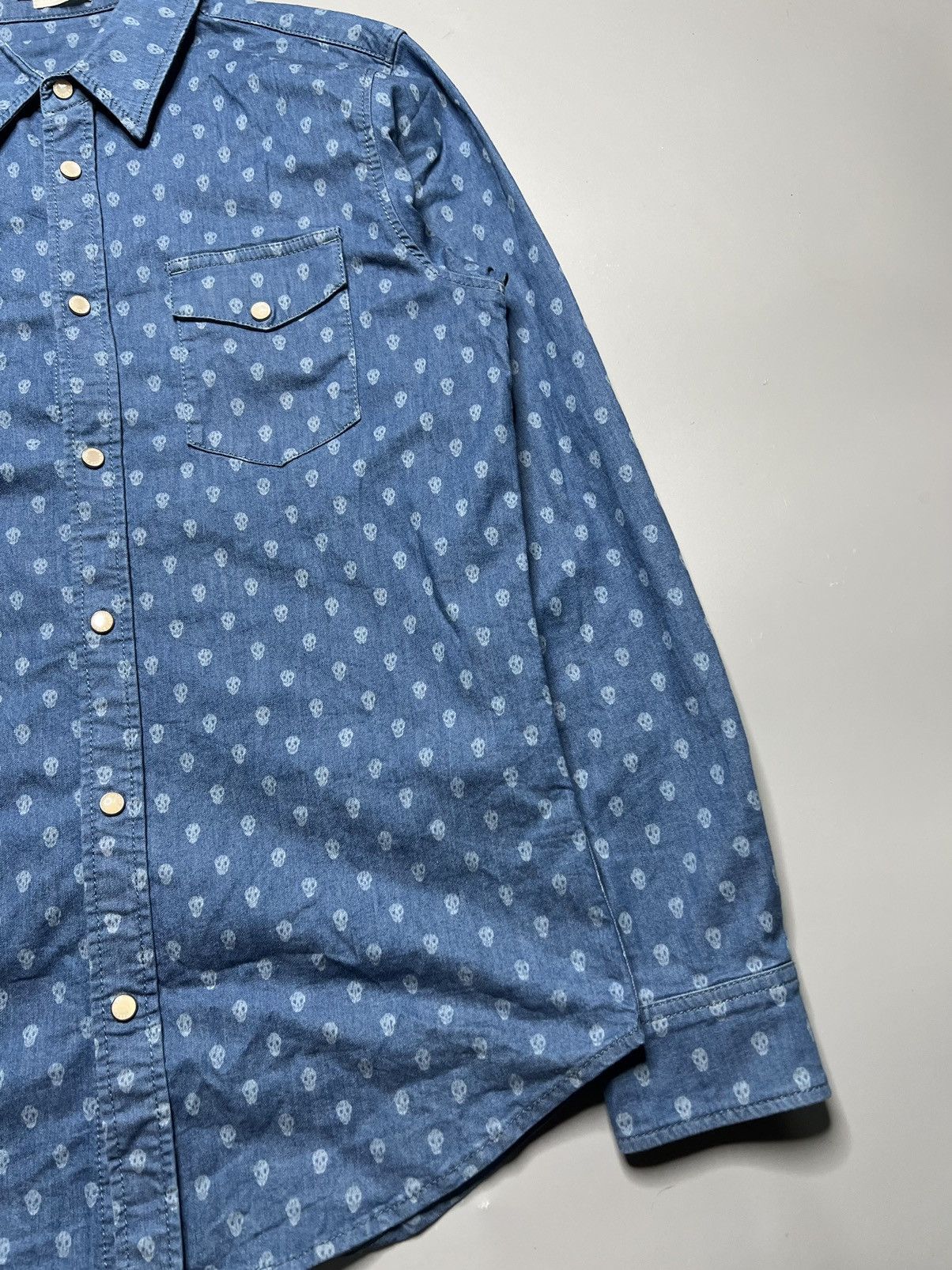Alexander McQueen Alexander Mcqueen Snap Button down Skull Mono Denim Shirt Size US S / EU 44-46 / 1 - 2 Thumbnail
