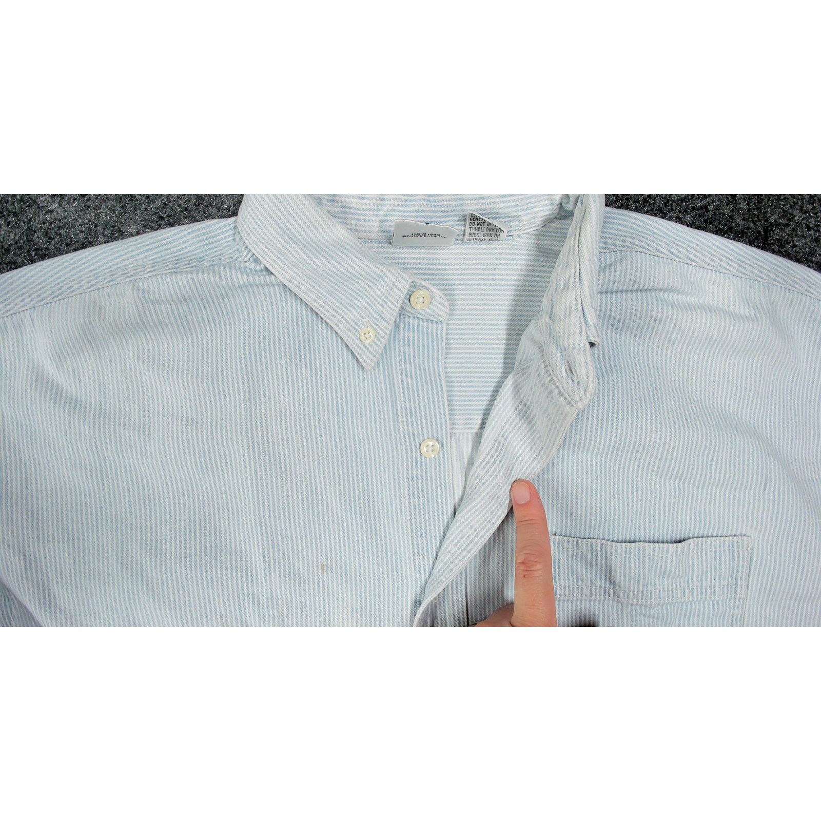 Acme Clothing Acme Clothing / Vintage 1993 Looney Tunes Boxy Denim Shirt Size US M / EU 48-50 / 2 - 14 Thumbnail